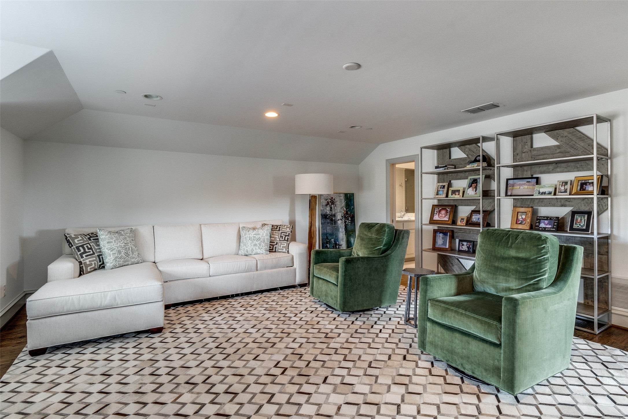 Dallas, Texas, 75205, United States, 4 Bedrooms Bedrooms, ,5 BathroomsBathrooms,Residential,Active,1952445