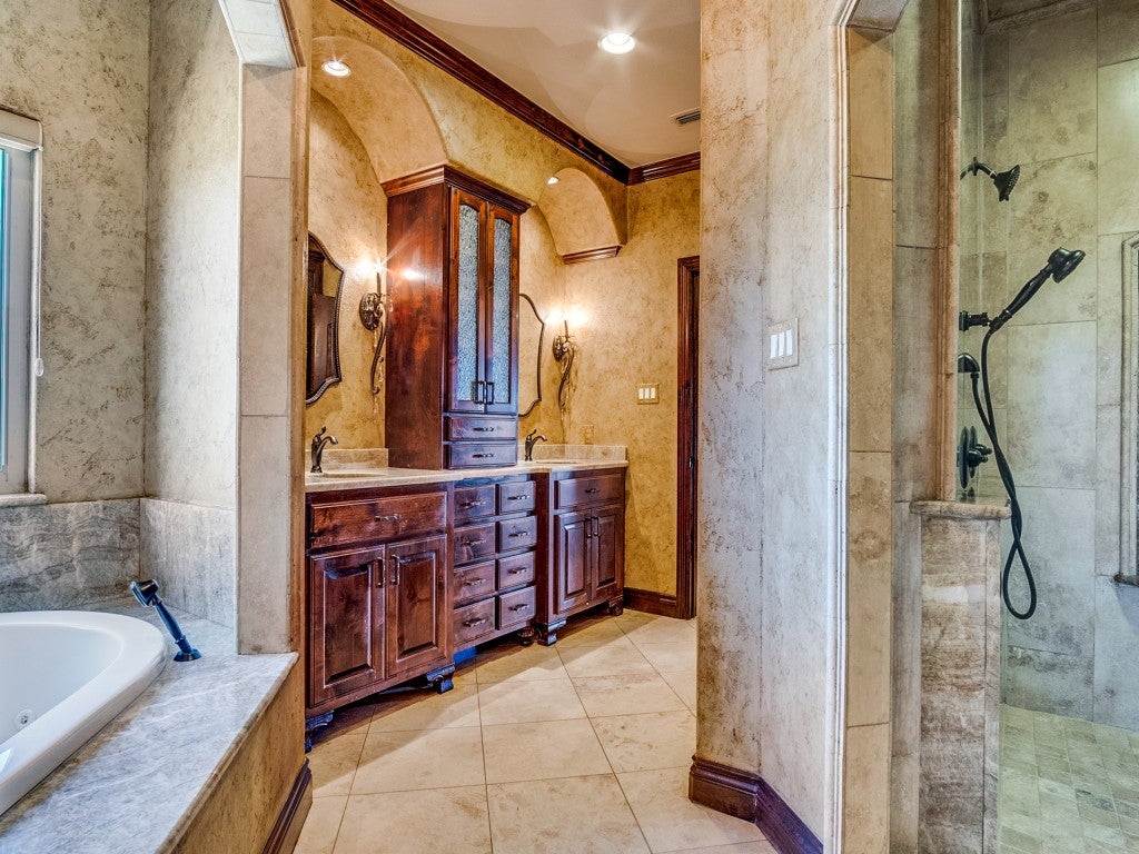 Graham, Texas, 76450, United States, 4 Bedrooms Bedrooms, ,4 BathroomsBathrooms,Residential,Active,1944034