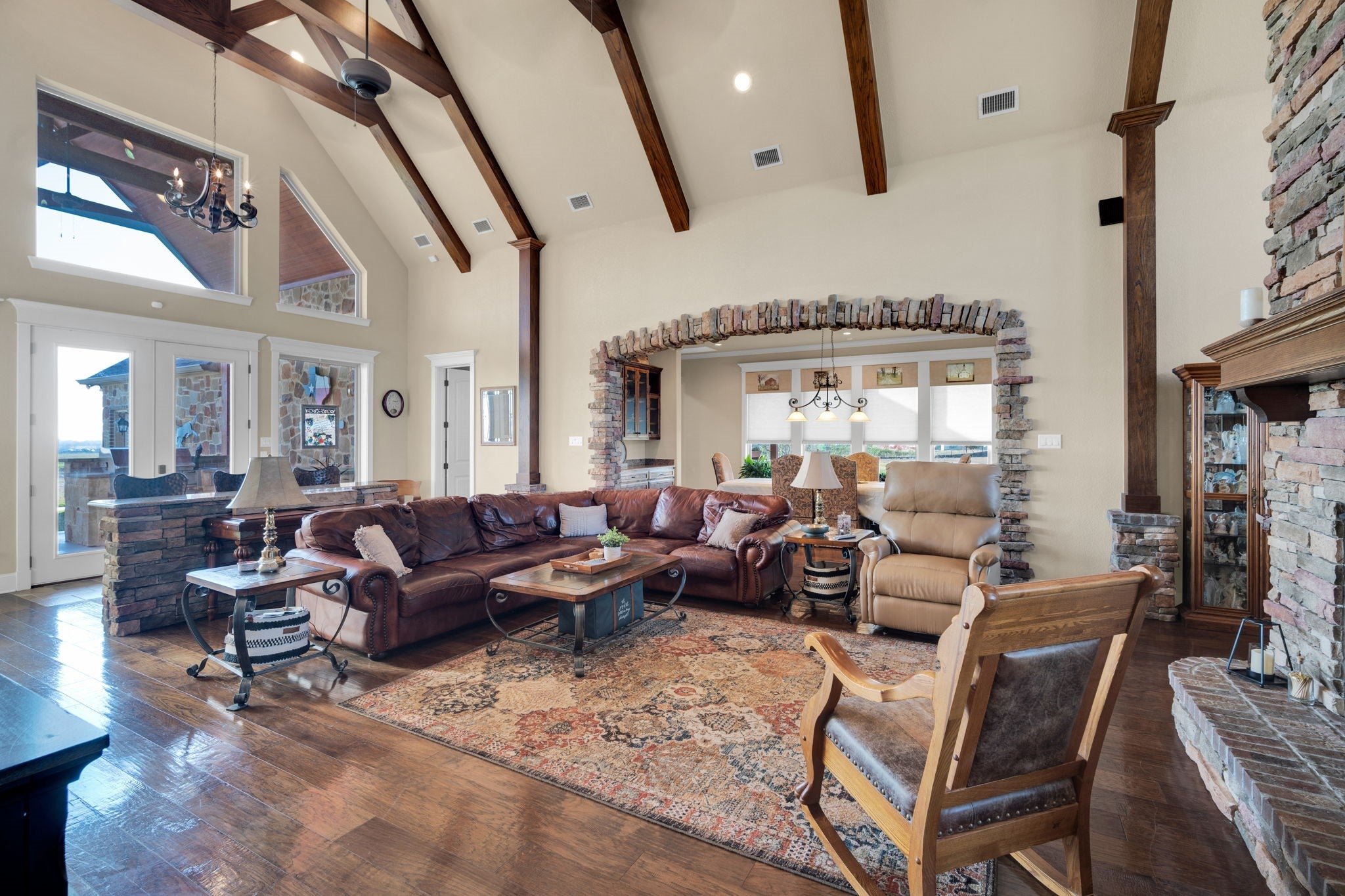 Waxahachie, Texas, 75165, United States, 3 Bedrooms Bedrooms, ,3 BathroomsBathrooms,Residential,Active,2001358