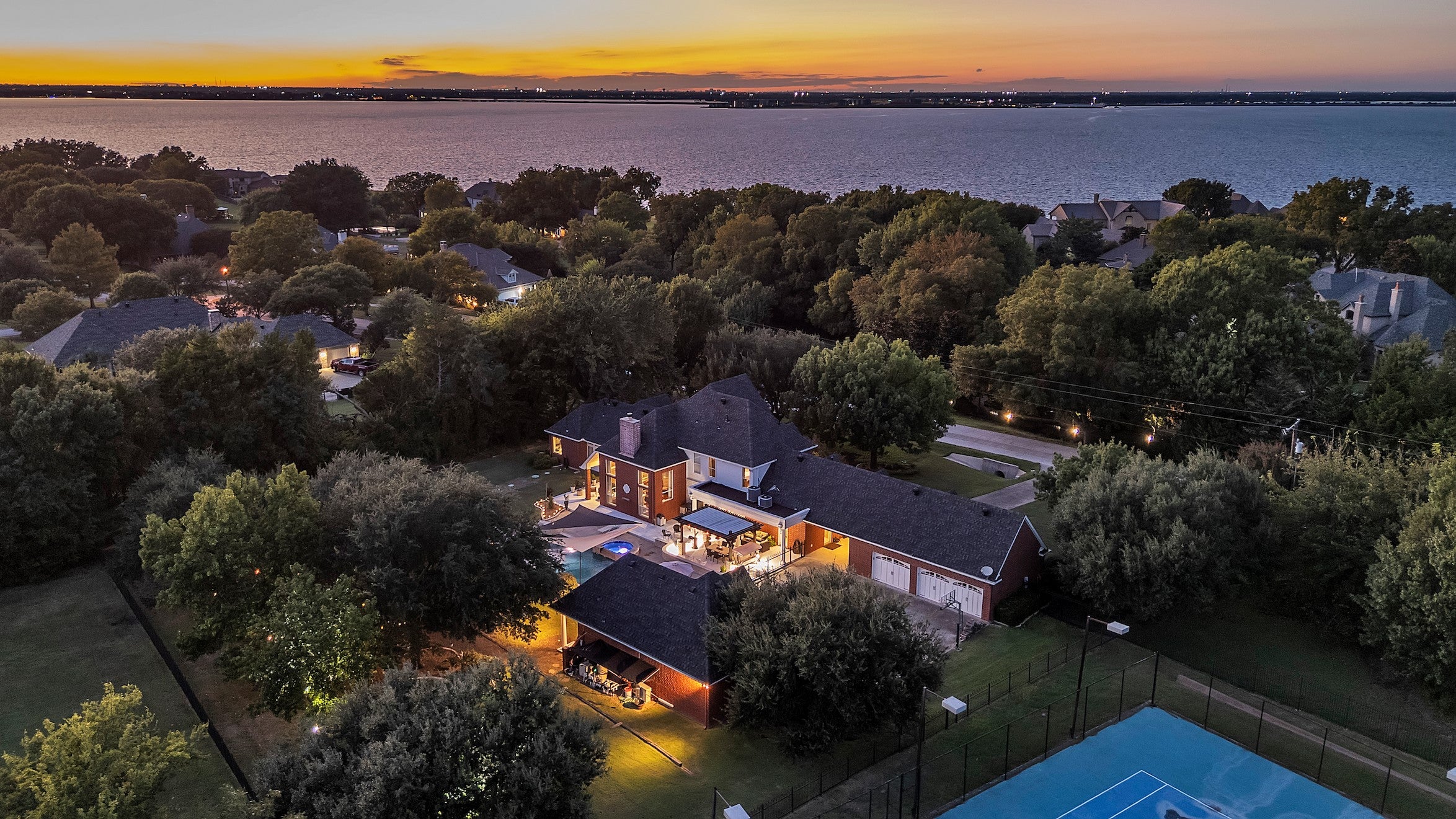 Rockwall, Texas, 75032, United States, 5 Bedrooms Bedrooms, ,4 BathroomsBathrooms,Residential,Active,1961937