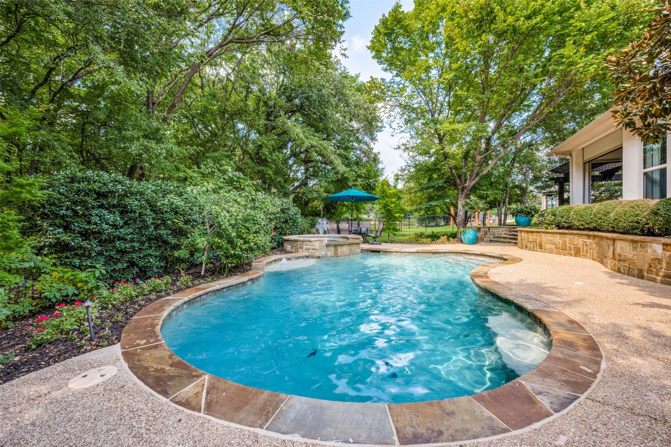 Southlake, Texas, 76092, United States, 4 Bedrooms Bedrooms, ,5 BathroomsBathrooms,Residential,Active,1963281