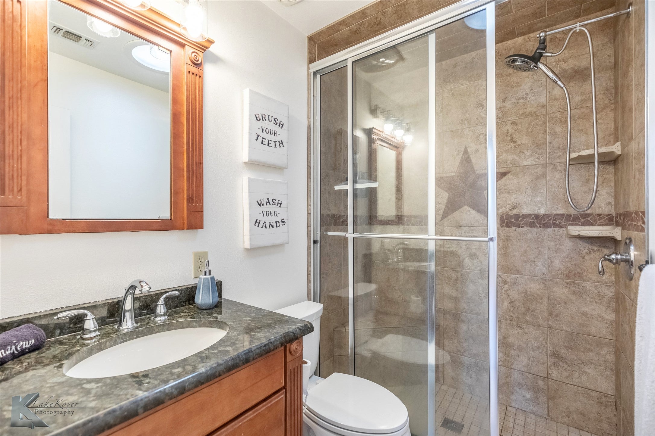 Brownwood, Texas, 76801, United States, ,3 BathroomsBathrooms,Residential,Active,1808343