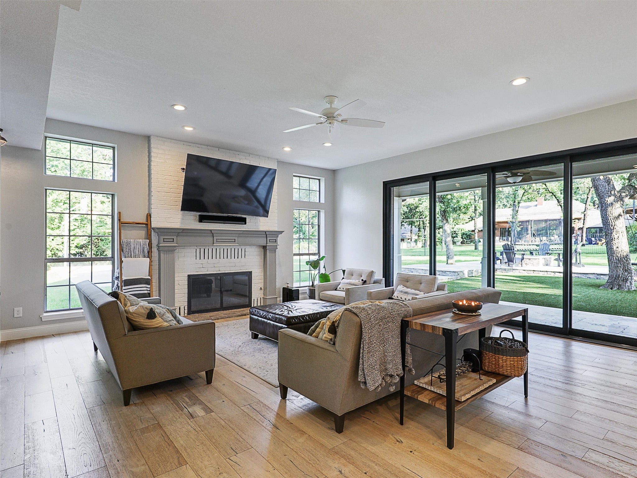 Southlake, Texas, 76092, United States, 5 Bedrooms Bedrooms, ,4 BathroomsBathrooms,Residential,Active,1894222