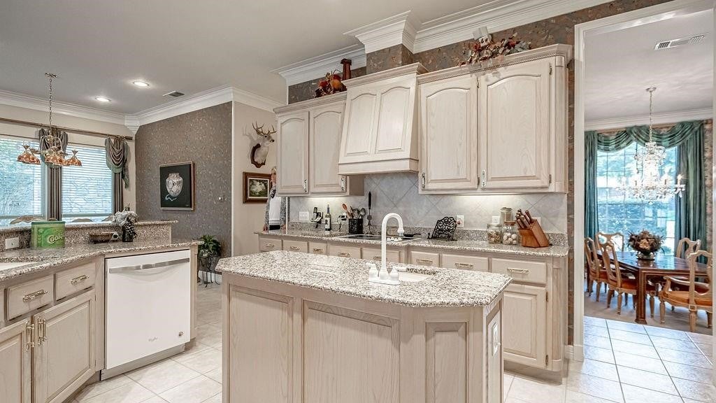 Granbury, Texas, 76049, United States, 3 Bedrooms Bedrooms, ,3 BathroomsBathrooms,Residential,Active,1806940