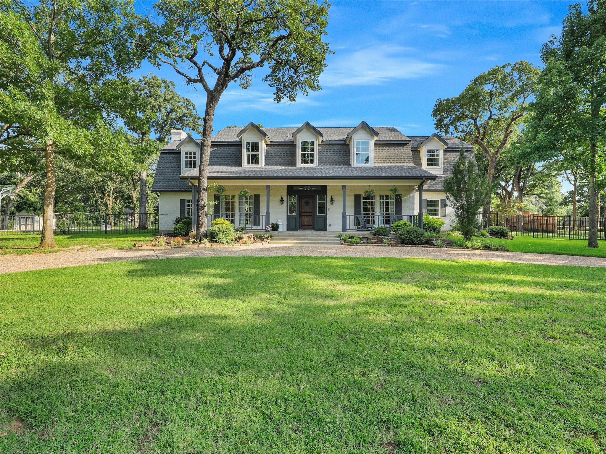 Southlake, Texas, 76092, United States, 5 Bedrooms Bedrooms, ,4 BathroomsBathrooms,Residential,Active,1894222
