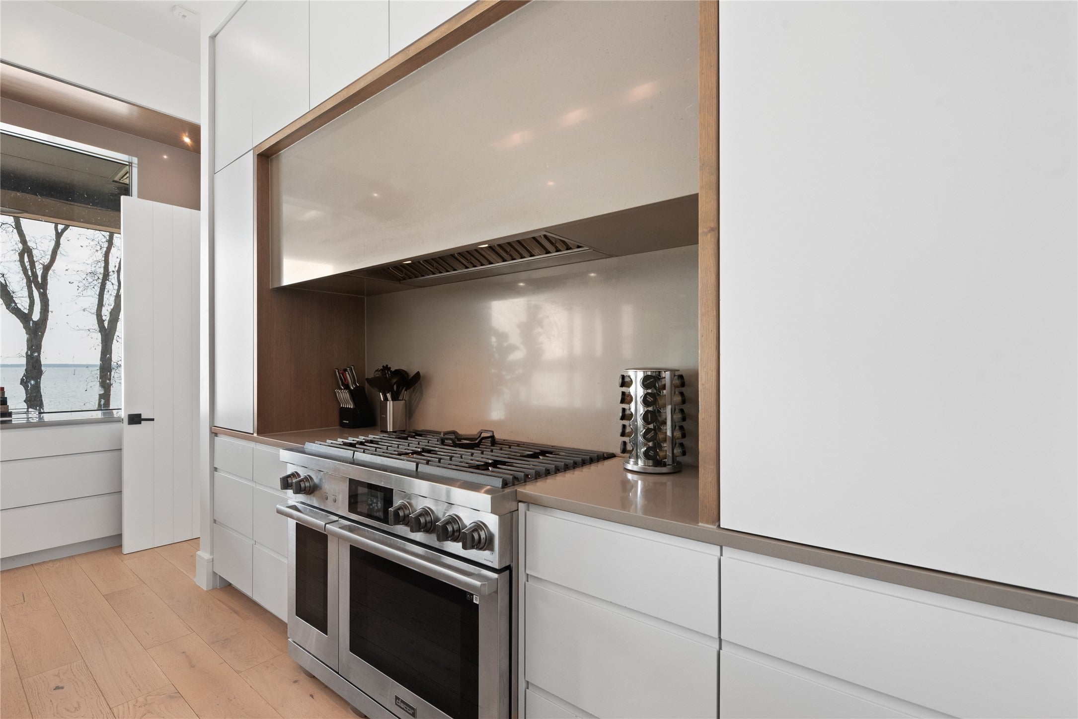 Streetman, Texas, 75859, United States, 5 Bedrooms Bedrooms, ,7 BathroomsBathrooms,Residential,Active,1988712