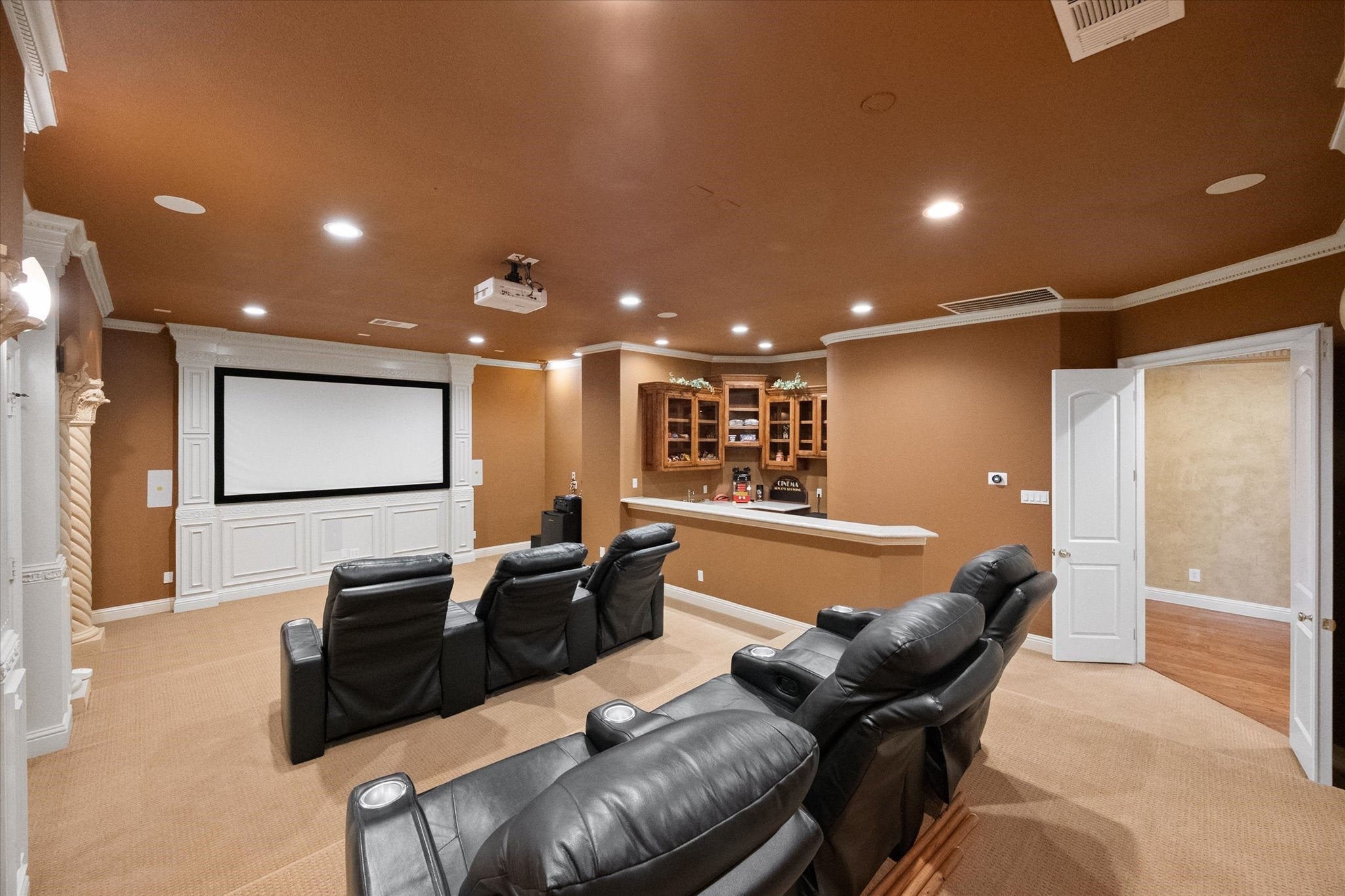 Cedar Hill, Texas, 75104, United States, 6 Bedrooms Bedrooms, ,8 BathroomsBathrooms,Residential,Active,1964299