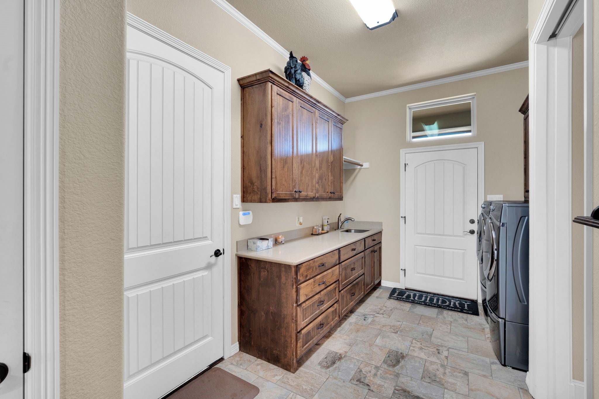 Waxahachie, Texas, 75165, United States, 3 Bedrooms Bedrooms, ,3 BathroomsBathrooms,Residential,Active,2001358