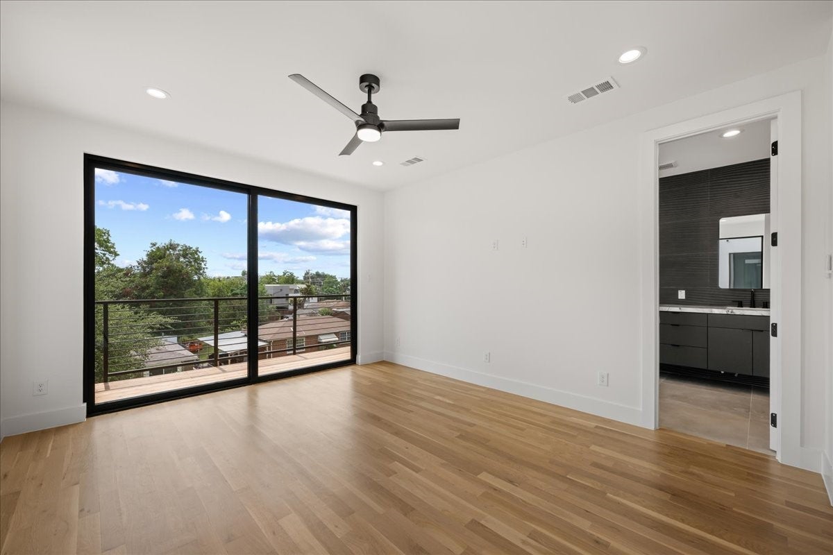 Dallas, Texas, 75204, United States, 4 Bedrooms Bedrooms, ,4 BathroomsBathrooms,Residential,Active,1929655
