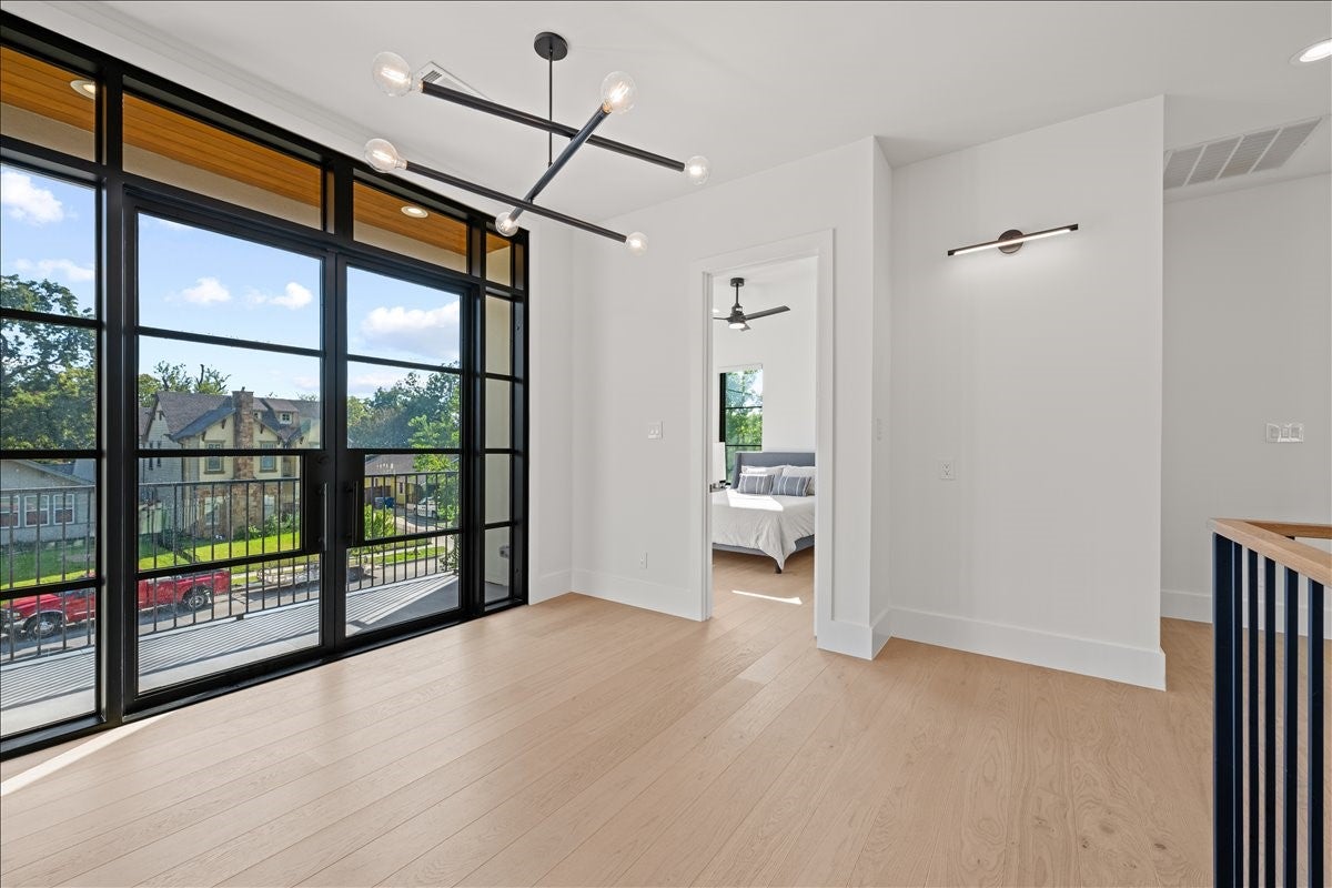 Dallas, Texas, 75206, United States, 4 Bedrooms Bedrooms, ,5 BathroomsBathrooms,Residential,Active,1967298