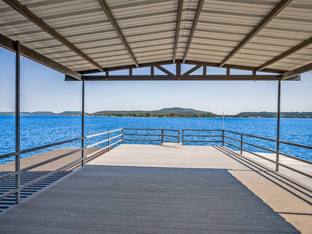 Graham, Texas, 76450, United States, 4 Bedrooms Bedrooms, ,4 BathroomsBathrooms,Residential,Active,1944034