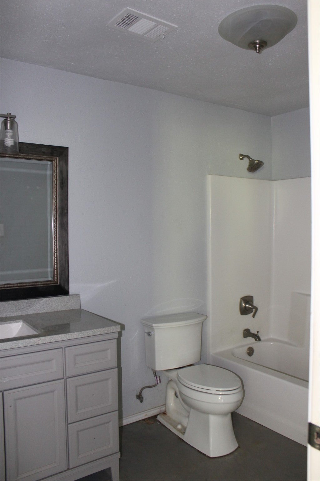 Bonham, Texas, 75418, United States, 9 Bedrooms Bedrooms, ,6 BathroomsBathrooms,Residential,Active,1988719