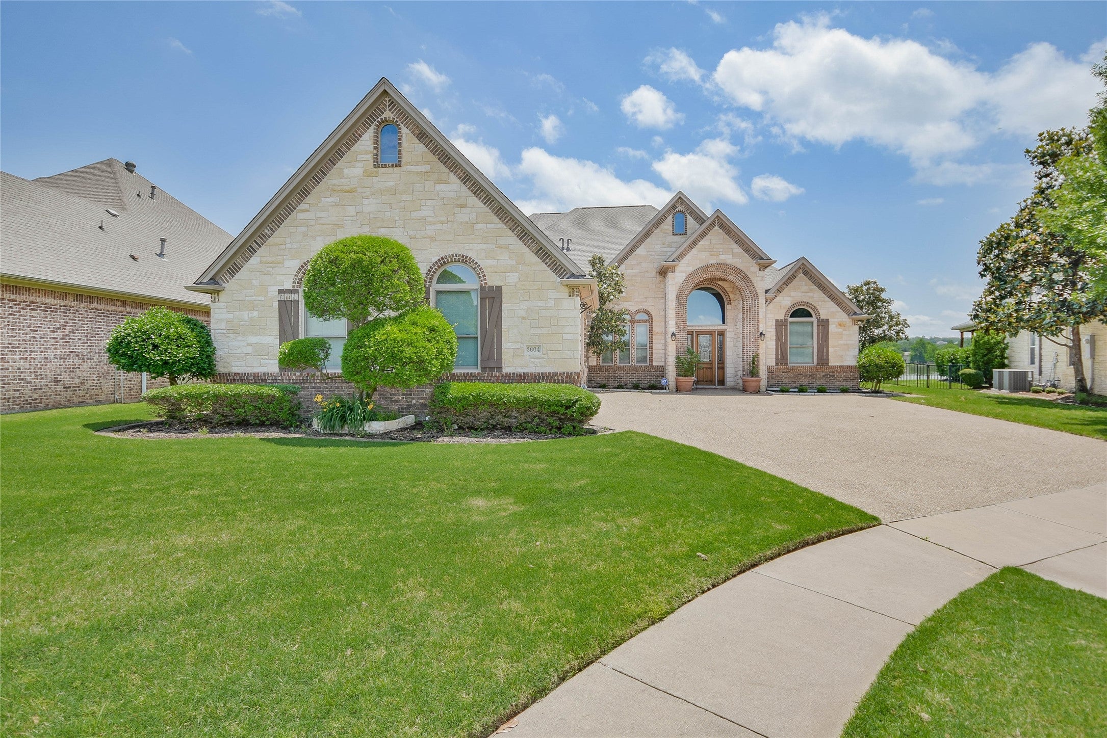 Granbury, Texas, 76048, United States, ,5 BathroomsBathrooms,Residential,Active,1799390