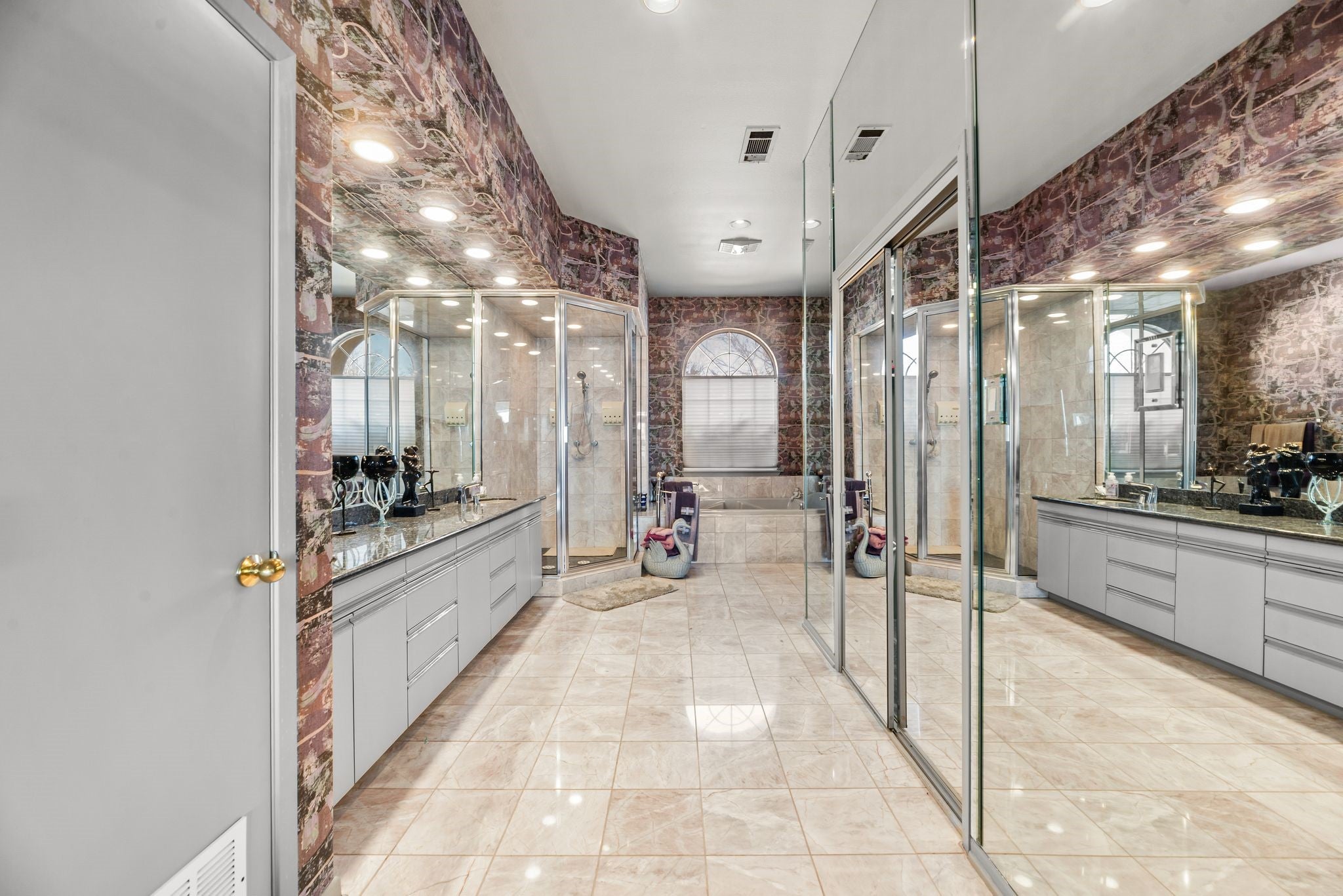 Kerens, Texas, 75144, United States, 5 Bedrooms Bedrooms, ,4 BathroomsBathrooms,Residential,Active,2020765