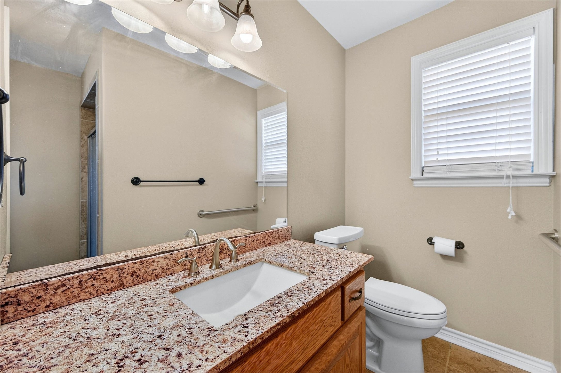 Sherman, Texas, 75090, United States, 3 Bedrooms Bedrooms, ,2 BathroomsBathrooms,Residential,Active,2006784