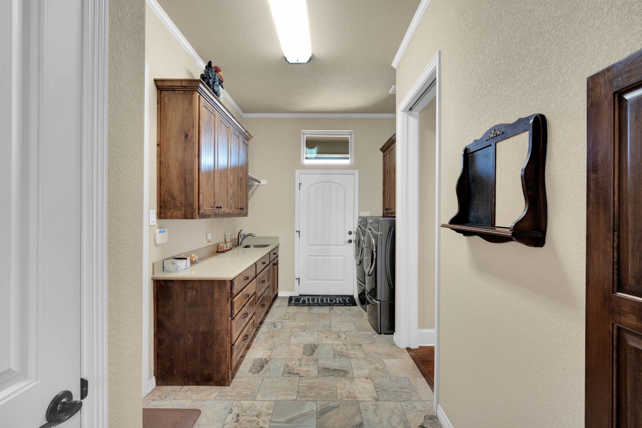 Waxahachie, Texas, 75165, United States, 3 Bedrooms Bedrooms, ,3 BathroomsBathrooms,Residential,Active,2001358