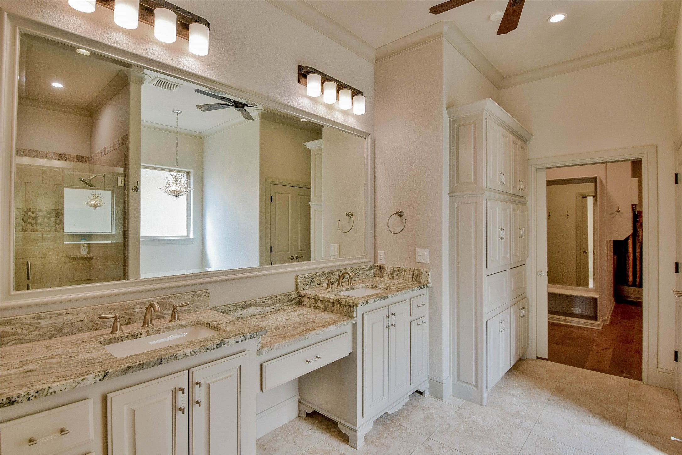 Granbury, Texas, 76048, United States, 3 Bedrooms Bedrooms, ,3 BathroomsBathrooms,Residential,Active,1828685