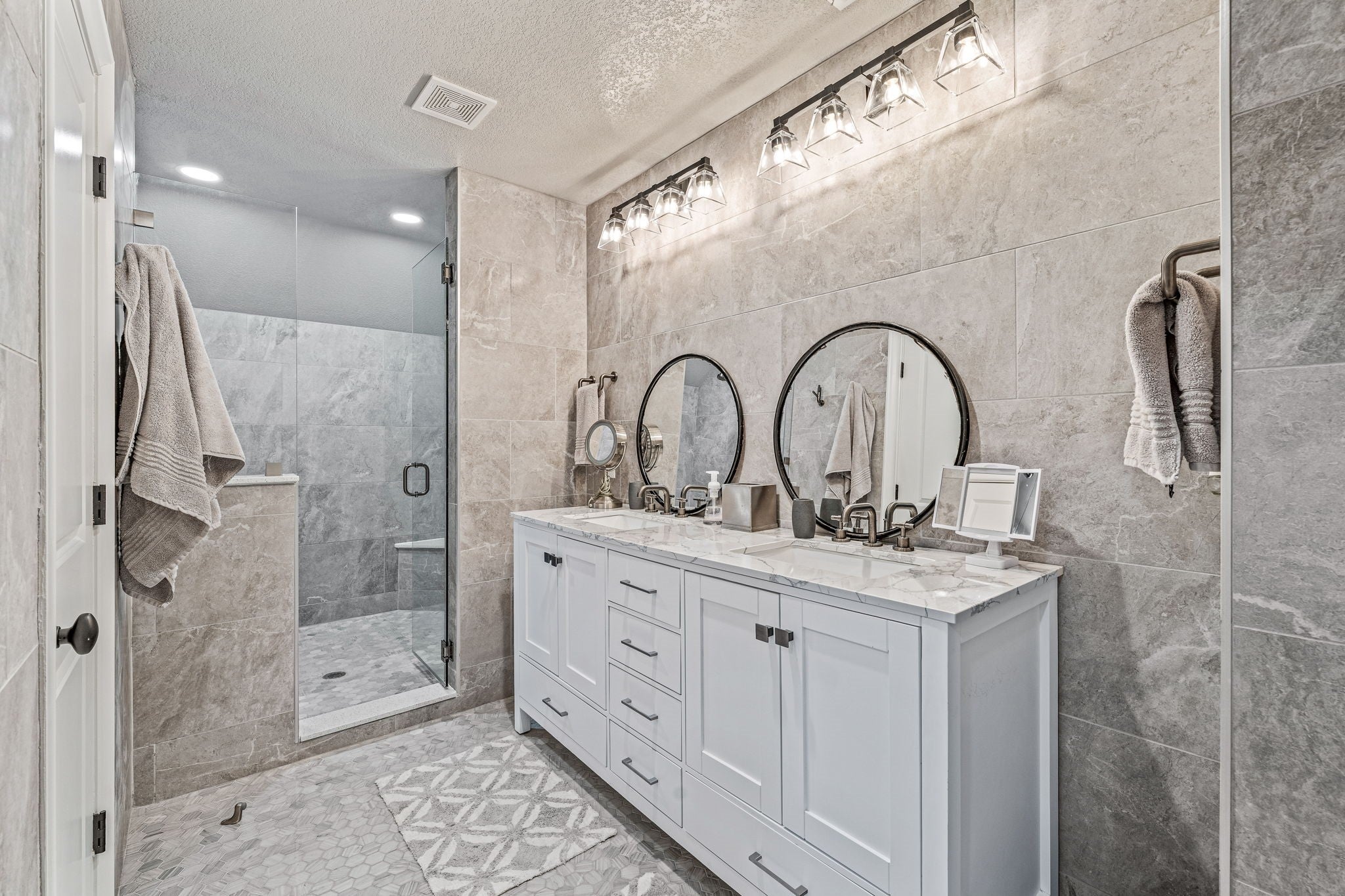 Graford, Texas, 76449, United States, ,6 BathroomsBathrooms,Residential,Active,1852724