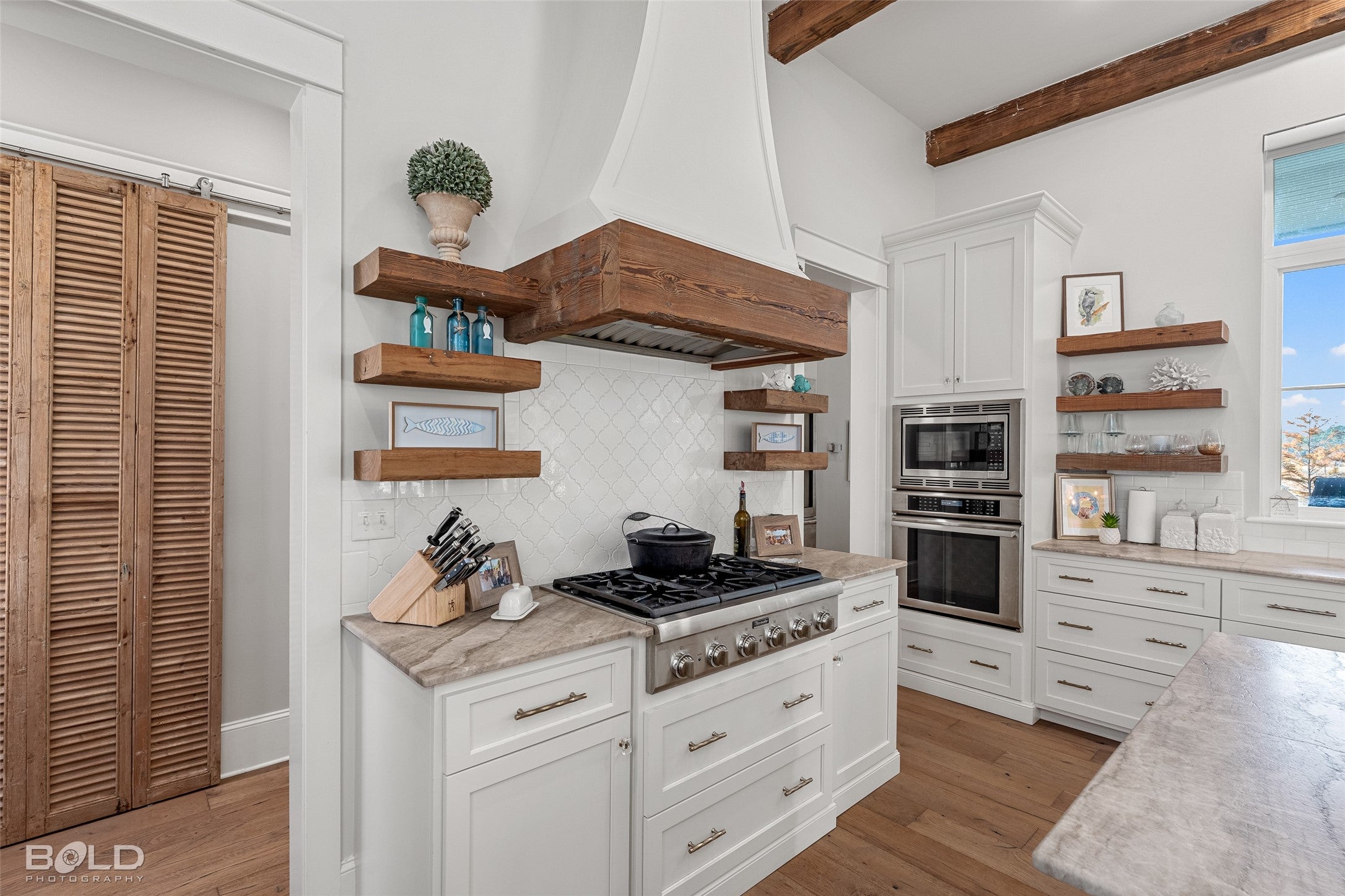 Many, Louisiana, 71449, United States, 3 Bedrooms Bedrooms, ,4 BathroomsBathrooms,Residential,Active,1993970