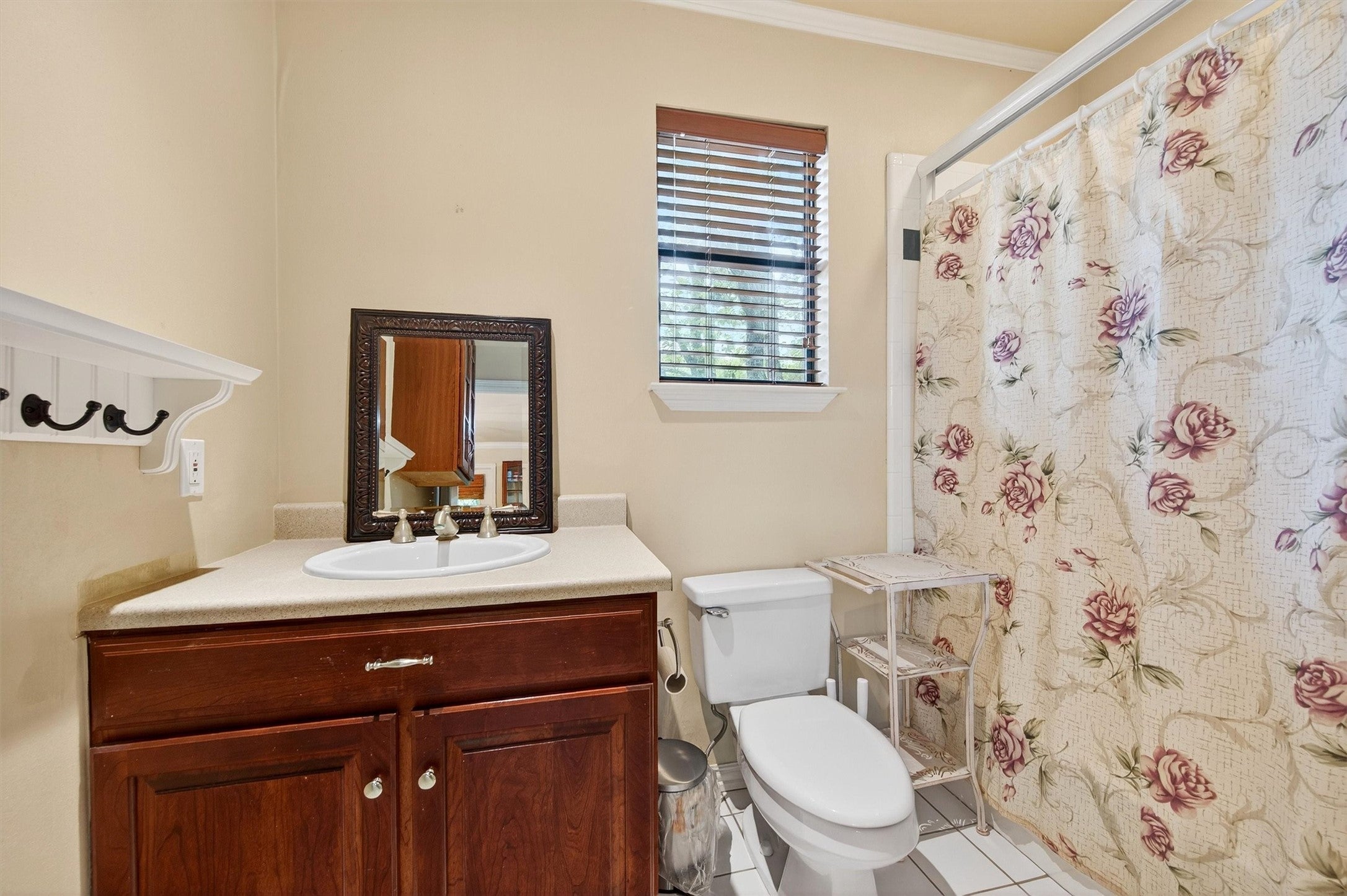 Pottsboro, Texas, 75076, United States, 5 Bedrooms Bedrooms, ,6 BathroomsBathrooms,Residential,Active,1953378