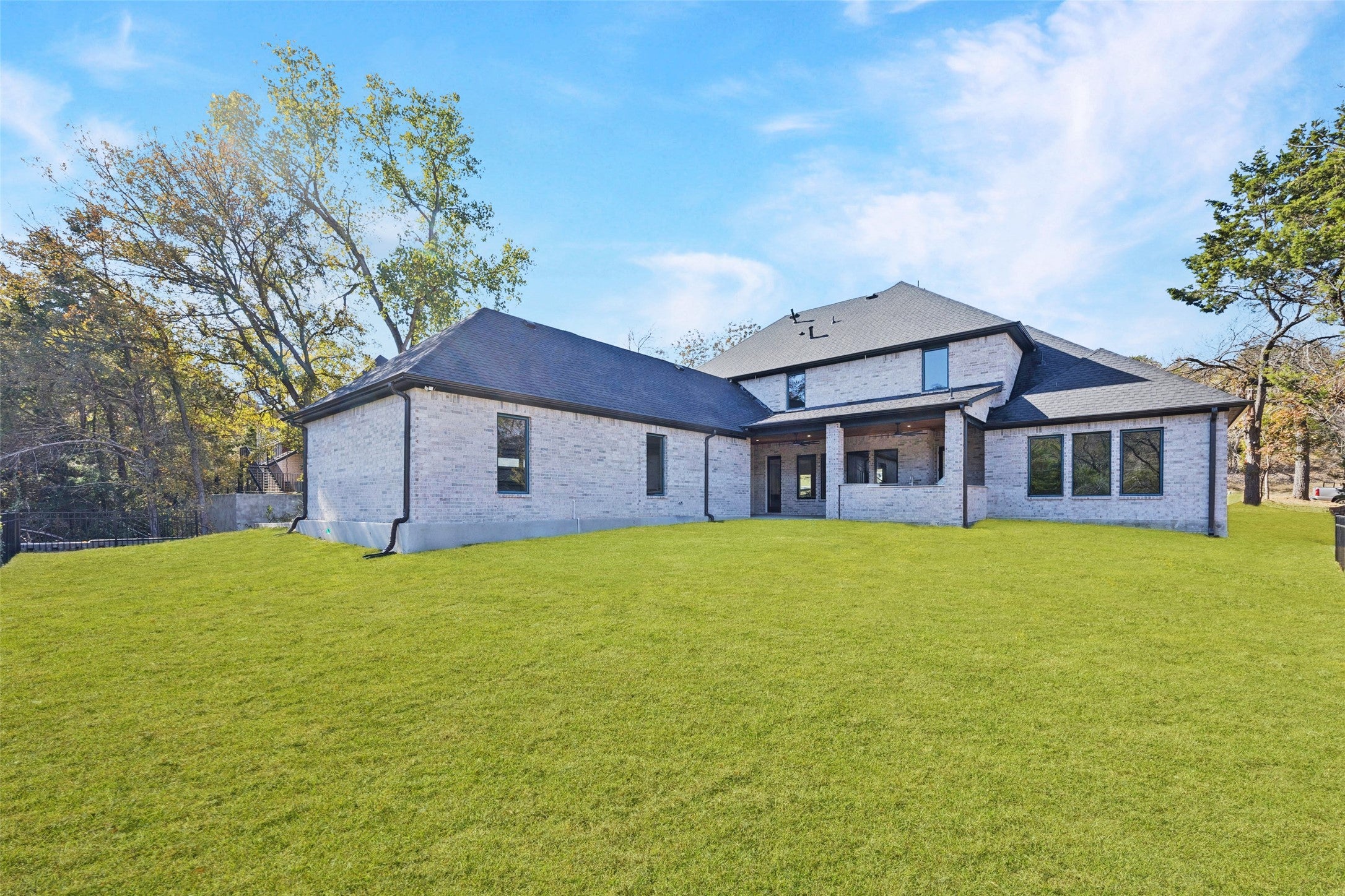 Cedar Hill, Texas, 75104, United States, 4 Bedrooms Bedrooms, ,5 BathroomsBathrooms,Residential,Active,1993947