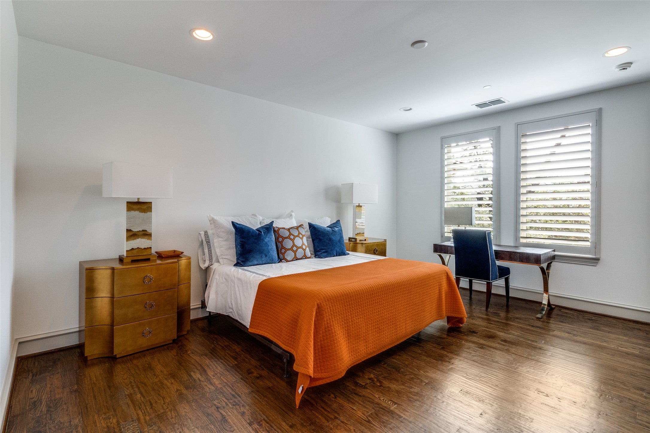 Dallas, Texas, 75205, United States, 4 Bedrooms Bedrooms, ,5 BathroomsBathrooms,Residential,Active,1952445