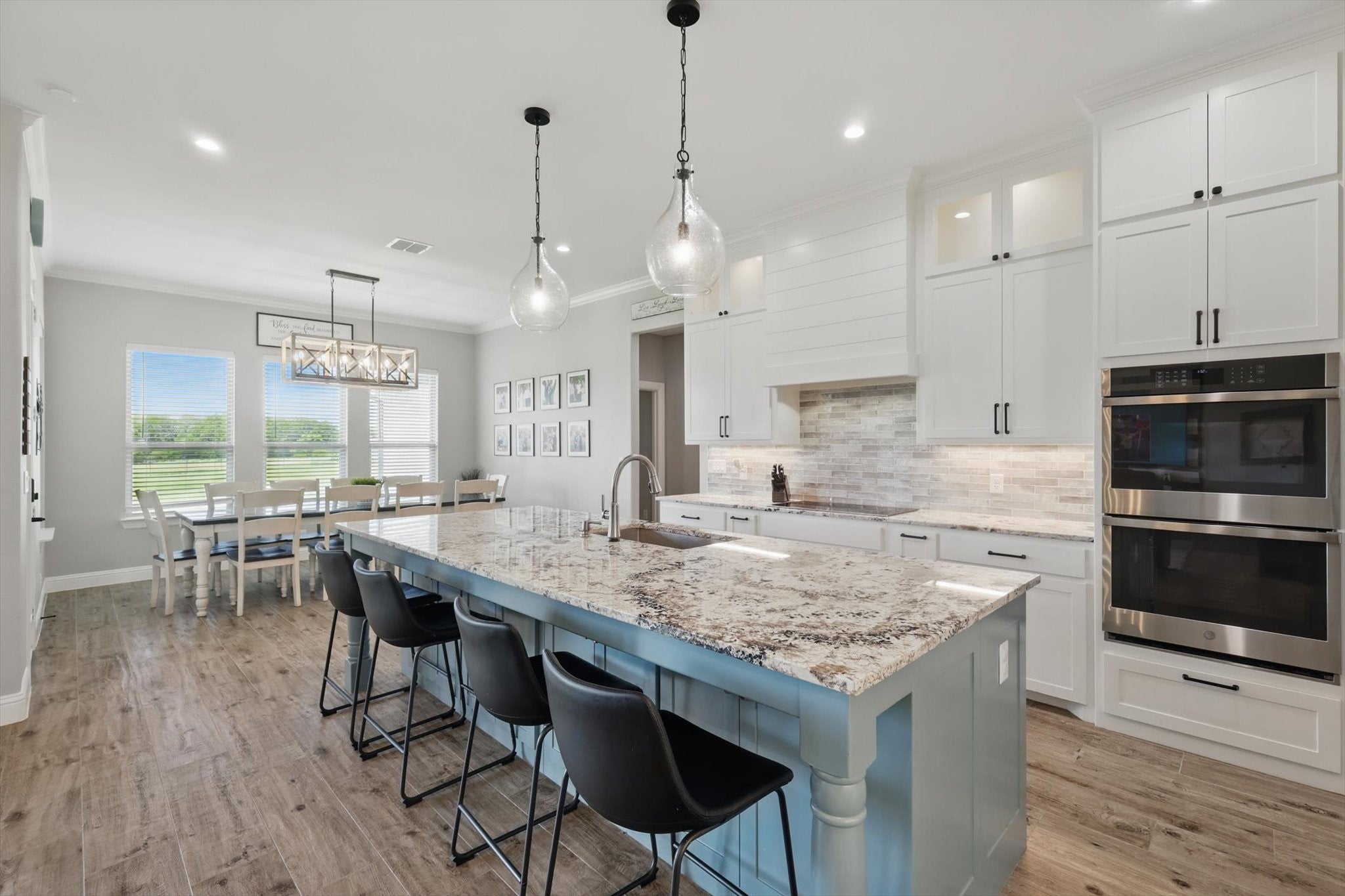 Fort Worth, Texas, 76126, United States, 4 Bedrooms Bedrooms, ,6 BathroomsBathrooms,Residential,Active,1828687