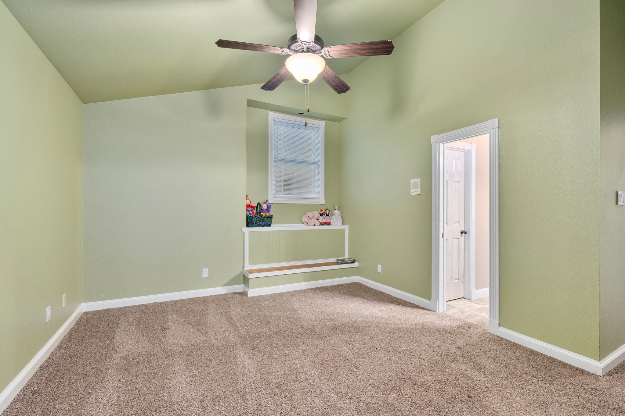 Aubrey, Texas, 76227, United States, ,3 BathroomsBathrooms,Residential,Active,1797940