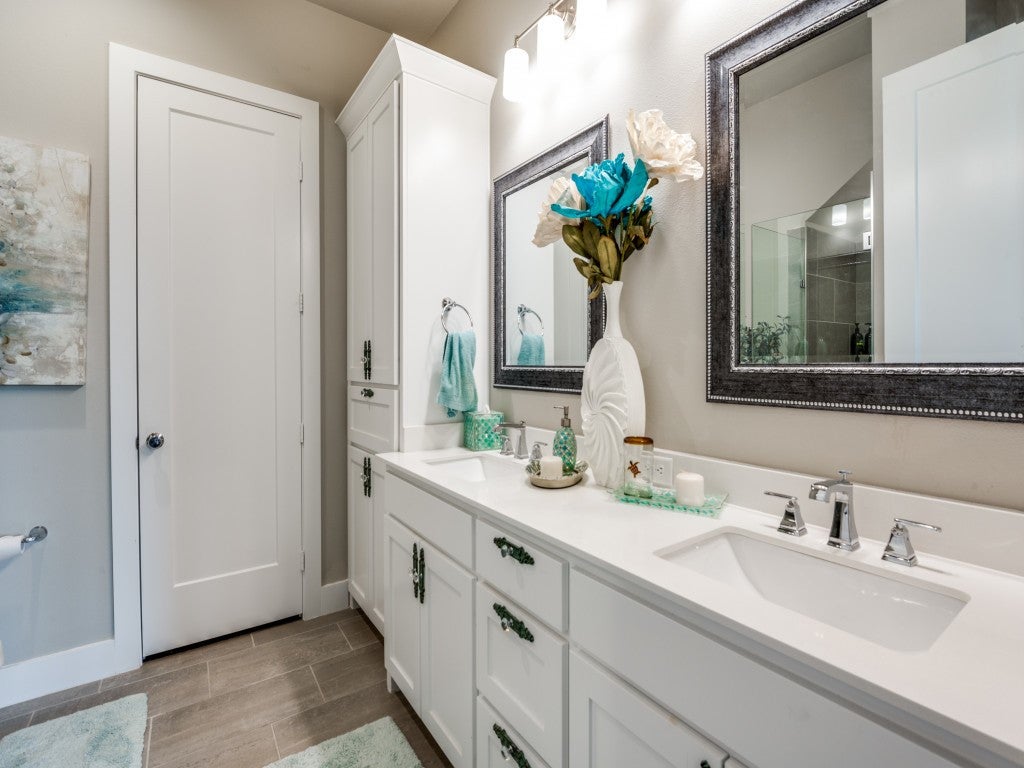 Tyler, Texas, 75709, United States, 4 Bedrooms Bedrooms, ,5 BathroomsBathrooms,Residential,Active,2015815