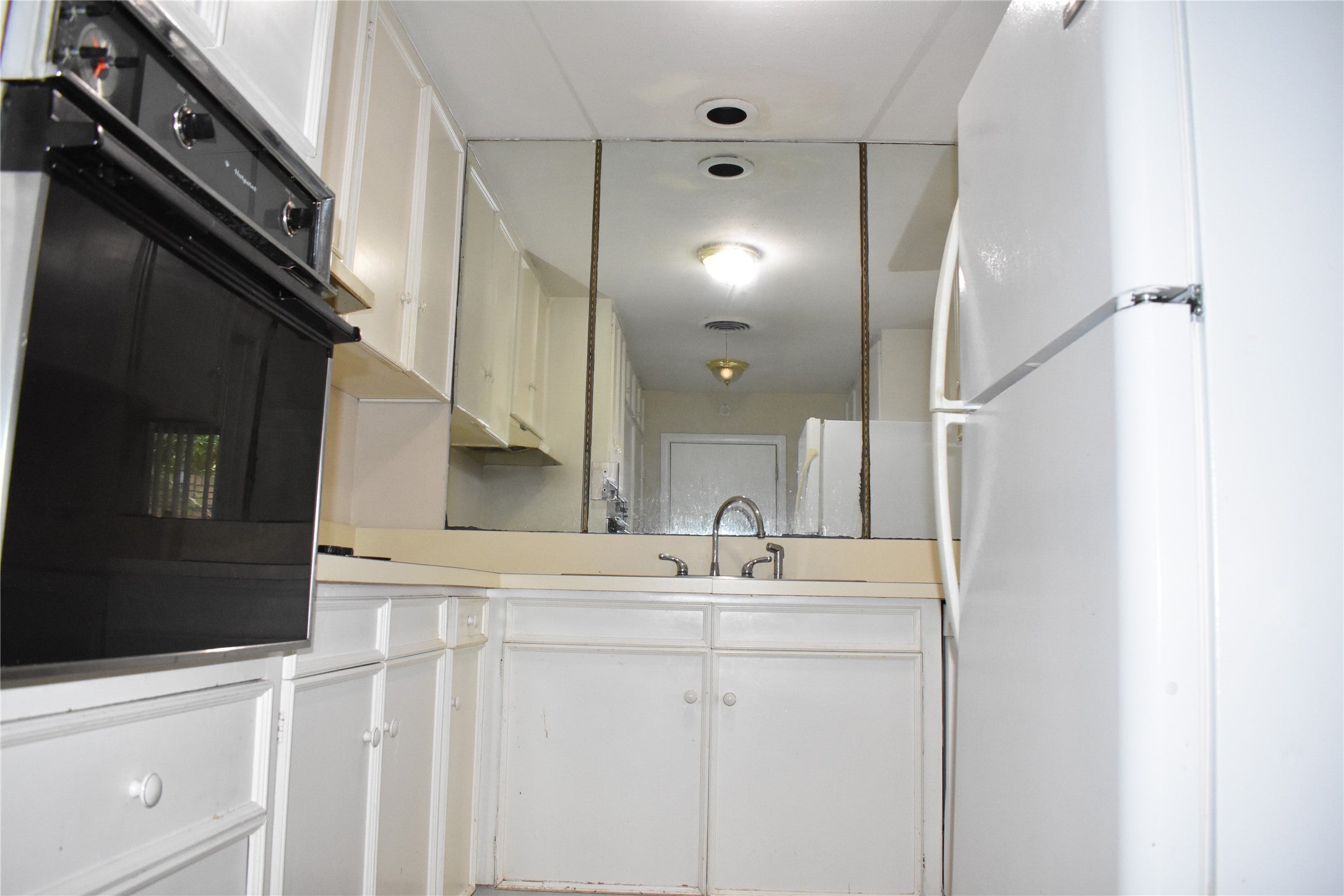 Dallas, Texas, 75225, United States, 4 Bedrooms Bedrooms, ,4 BathroomsBathrooms,Residential,Active,1922674