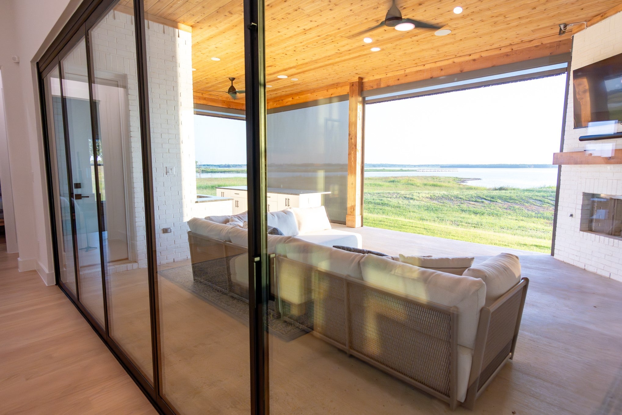 Honey Grove, Texas, 75446, United States, 5 Bedrooms Bedrooms, ,5 BathroomsBathrooms,Residential,Active,1944271