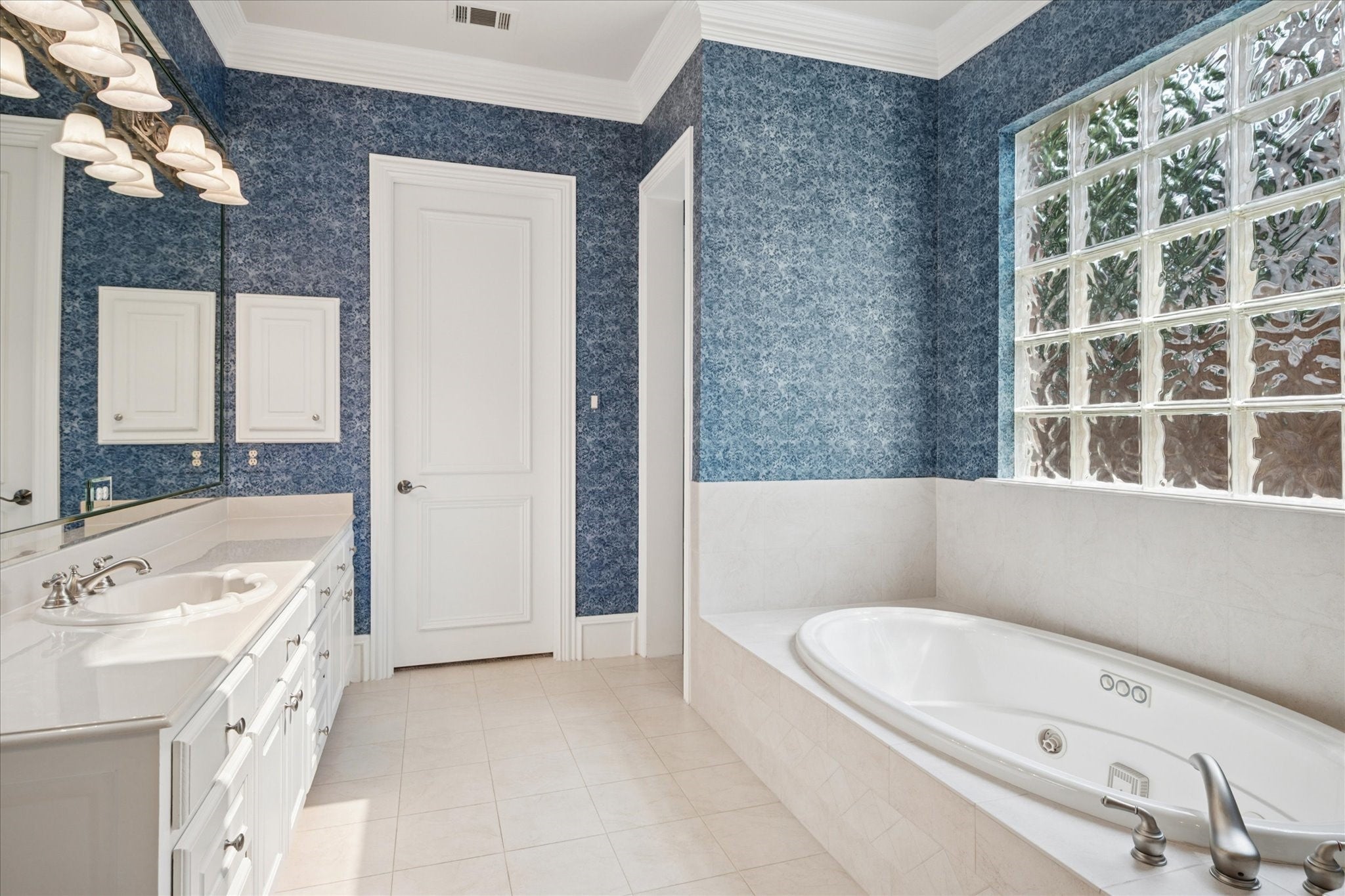 Plano, Texas, 75024, United States, 4 Bedrooms Bedrooms, ,5 BathroomsBathrooms,Residential,Active,1936400