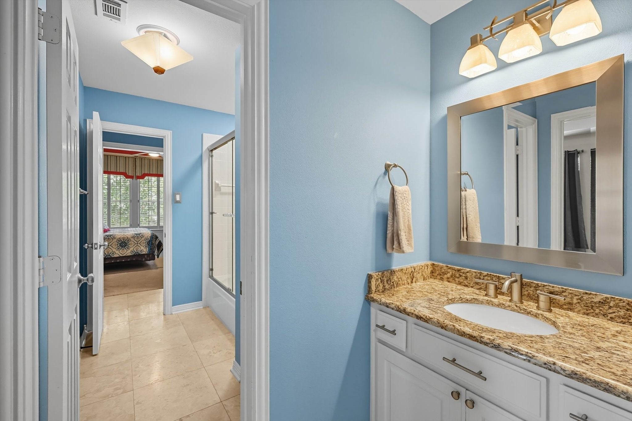 Flower Mound, Texas, 75028, United States, 4 Bedrooms Bedrooms, ,4 BathroomsBathrooms,Residential,Active,1951804