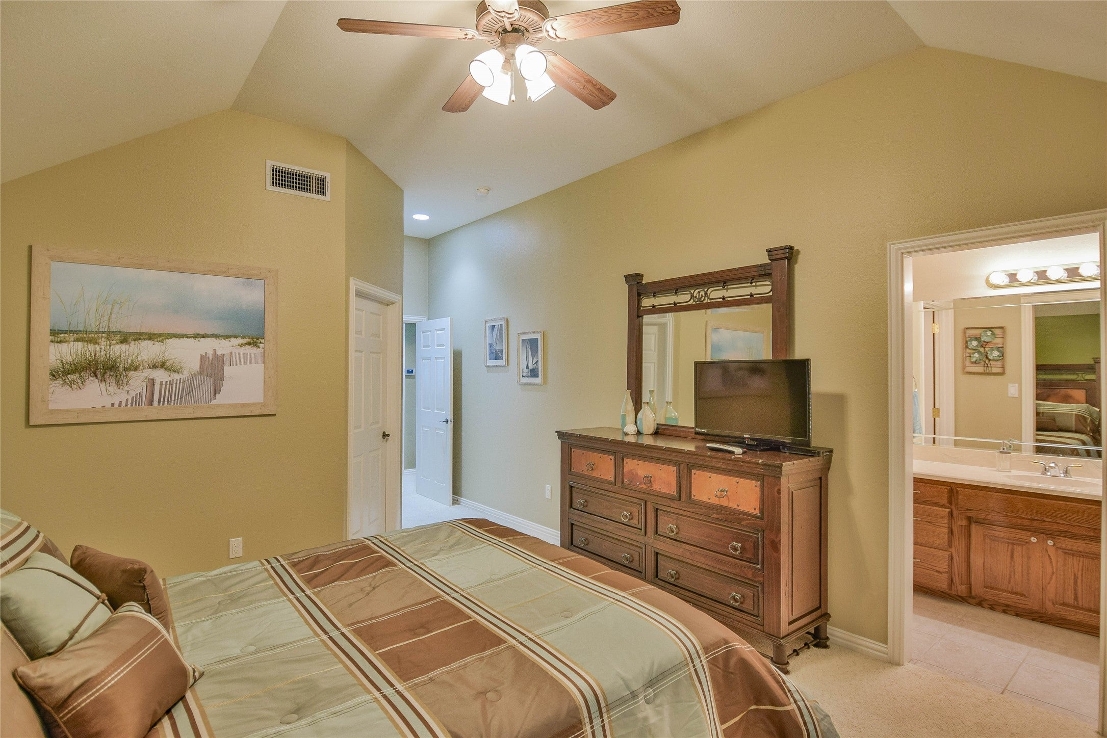 Granbury, Texas, 76048, United States, ,5 BathroomsBathrooms,Residential,Active,1799390