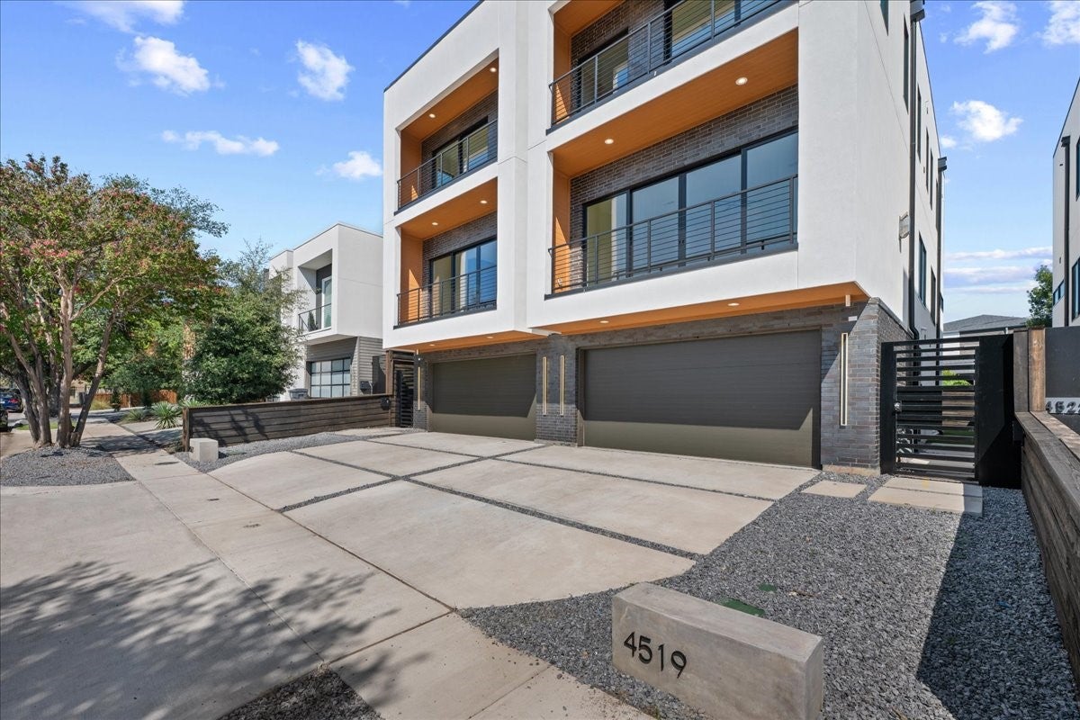 Dallas, Texas, 75204, United States, 4 Bedrooms Bedrooms, ,4 BathroomsBathrooms,Residential,Active,1929655