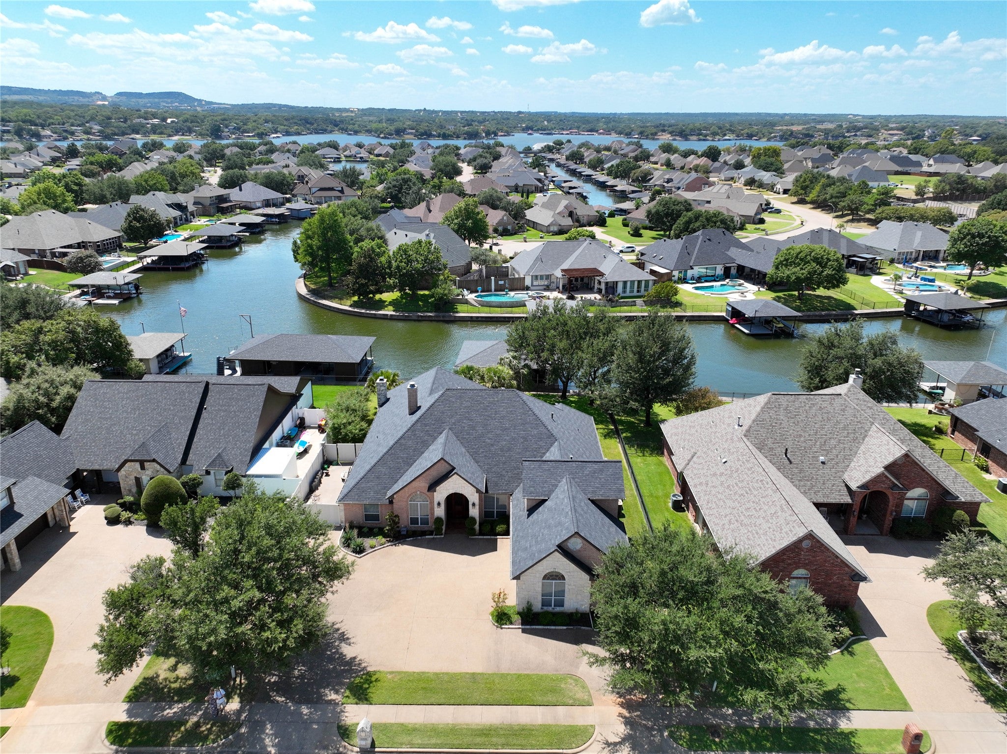 Granbury, Texas, 76048, United States, 3 Bedrooms Bedrooms, ,3 BathroomsBathrooms,Residential,Active,1943796