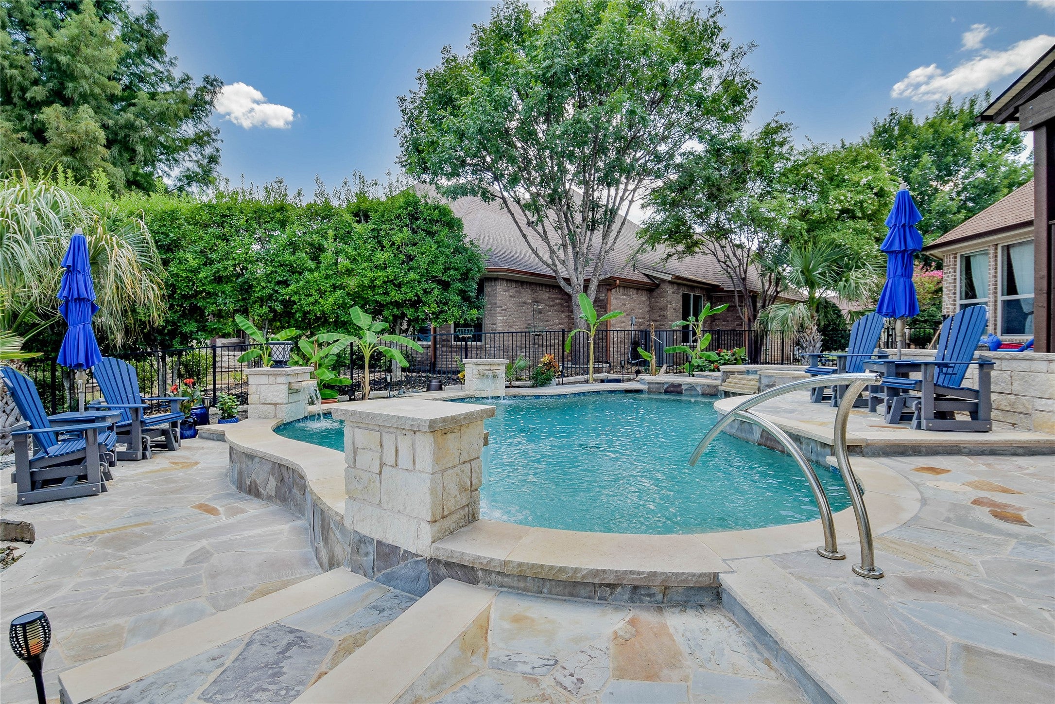 Granbury, Texas, 76048, United States, 4 Bedrooms Bedrooms, ,3 BathroomsBathrooms,Residential,Active,1929707