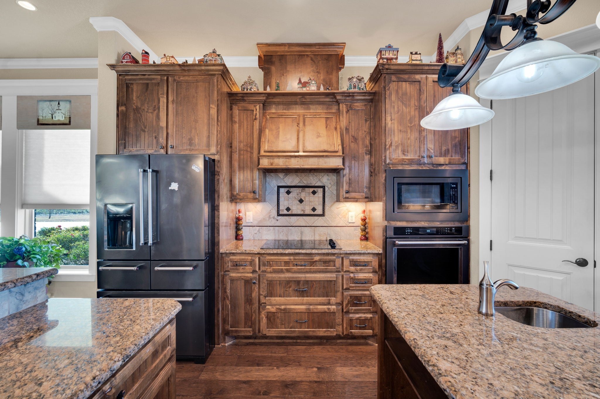 Waxahachie, Texas, 75165, United States, 3 Bedrooms Bedrooms, ,3 BathroomsBathrooms,Residential,Active,2001358