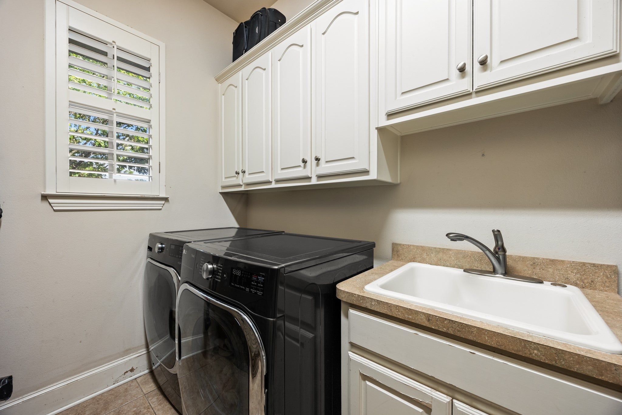 Midlothian, Texas, 76065, United States, 4 Bedrooms Bedrooms, ,4 BathroomsBathrooms,Residential,Active,1992317