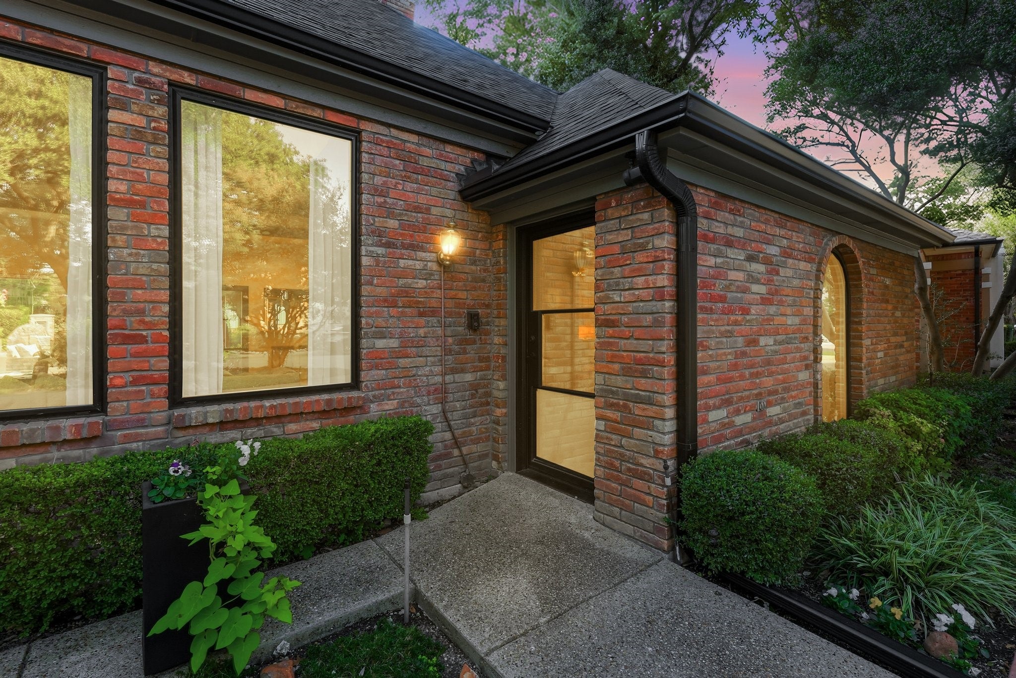 Dallas, Texas, 75248, United States, 4 Bedrooms Bedrooms, ,3 BathroomsBathrooms,Residential,Active,1973343