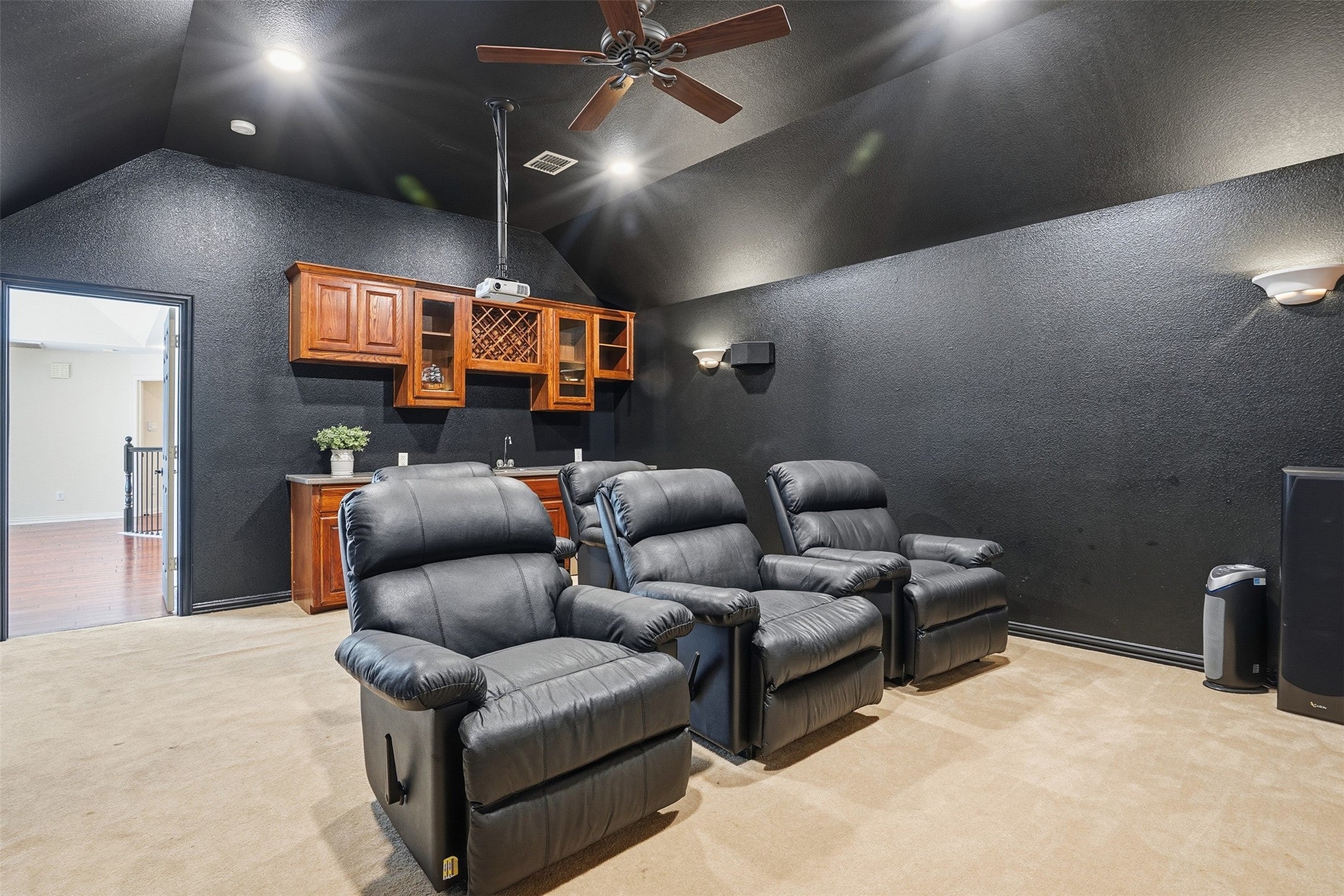 Southlake, Texas, 76092, United States, 5 Bedrooms Bedrooms, ,4 BathroomsBathrooms,Residential,Active,2008272