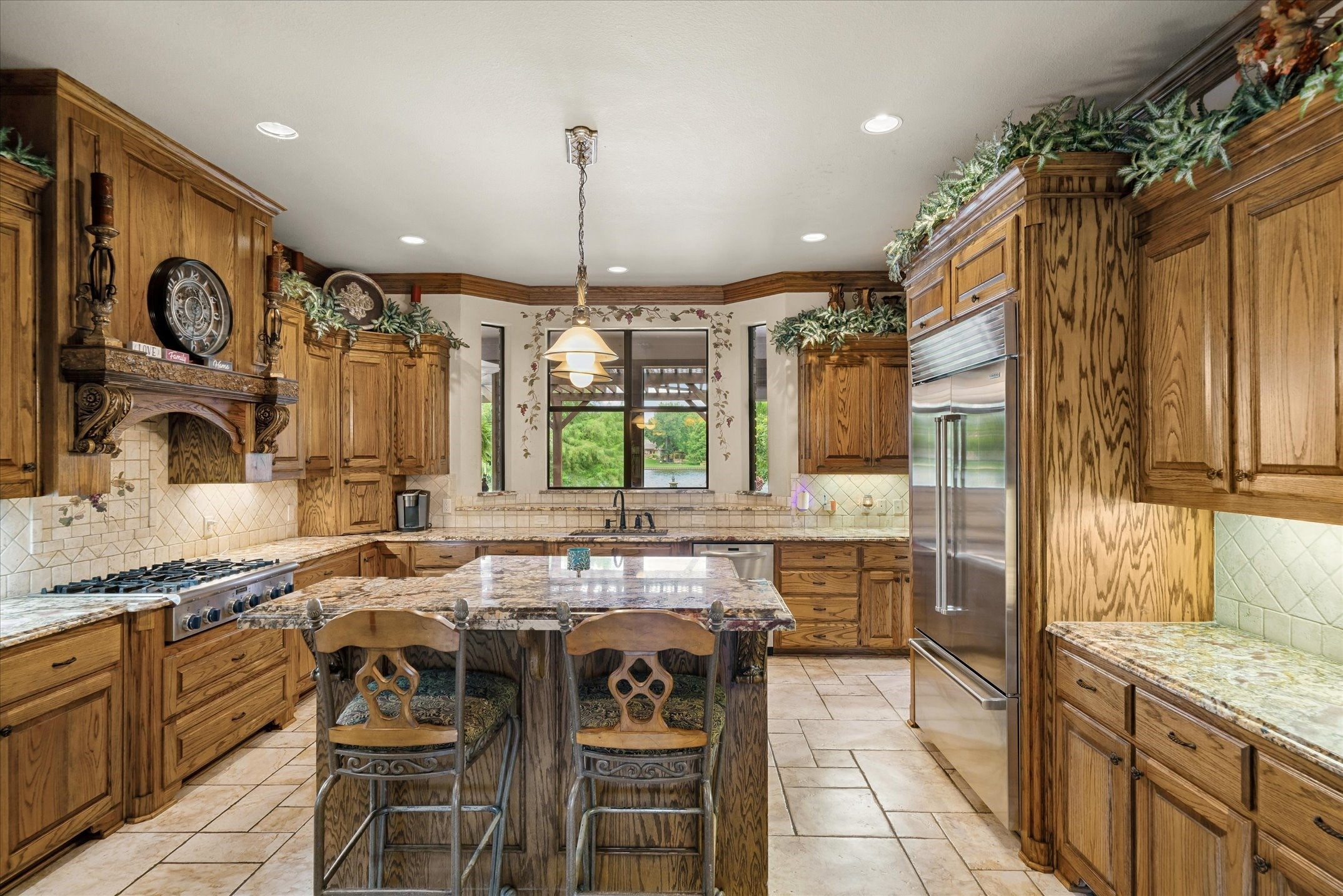 Mabank, Texas, 75156, United States, 5 Bedrooms Bedrooms, ,6 BathroomsBathrooms,Residential,Active,1894194