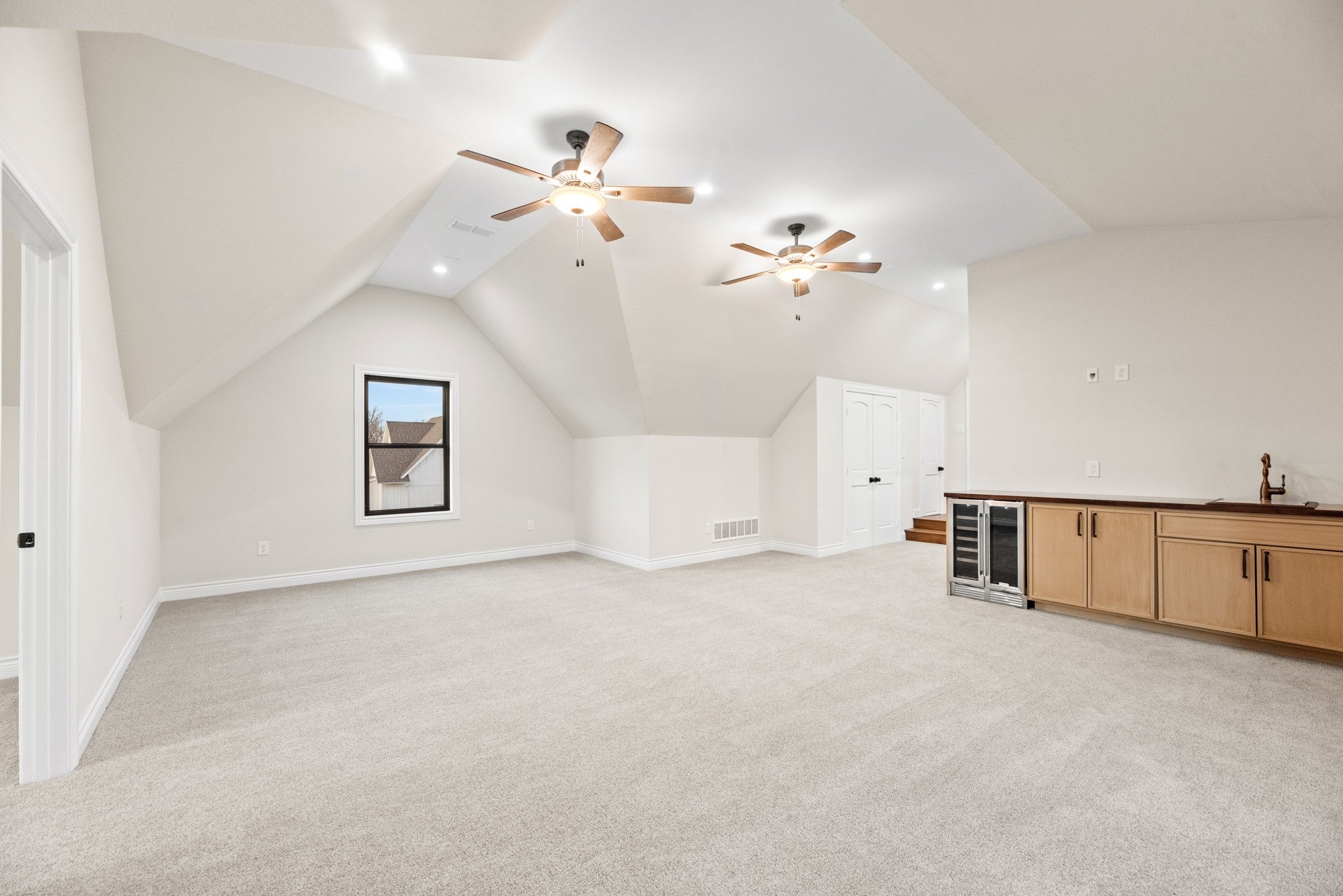 Corsicana, Texas, 75109, United States, 6 Bedrooms Bedrooms, ,7 BathroomsBathrooms,Residential,Active,1798111