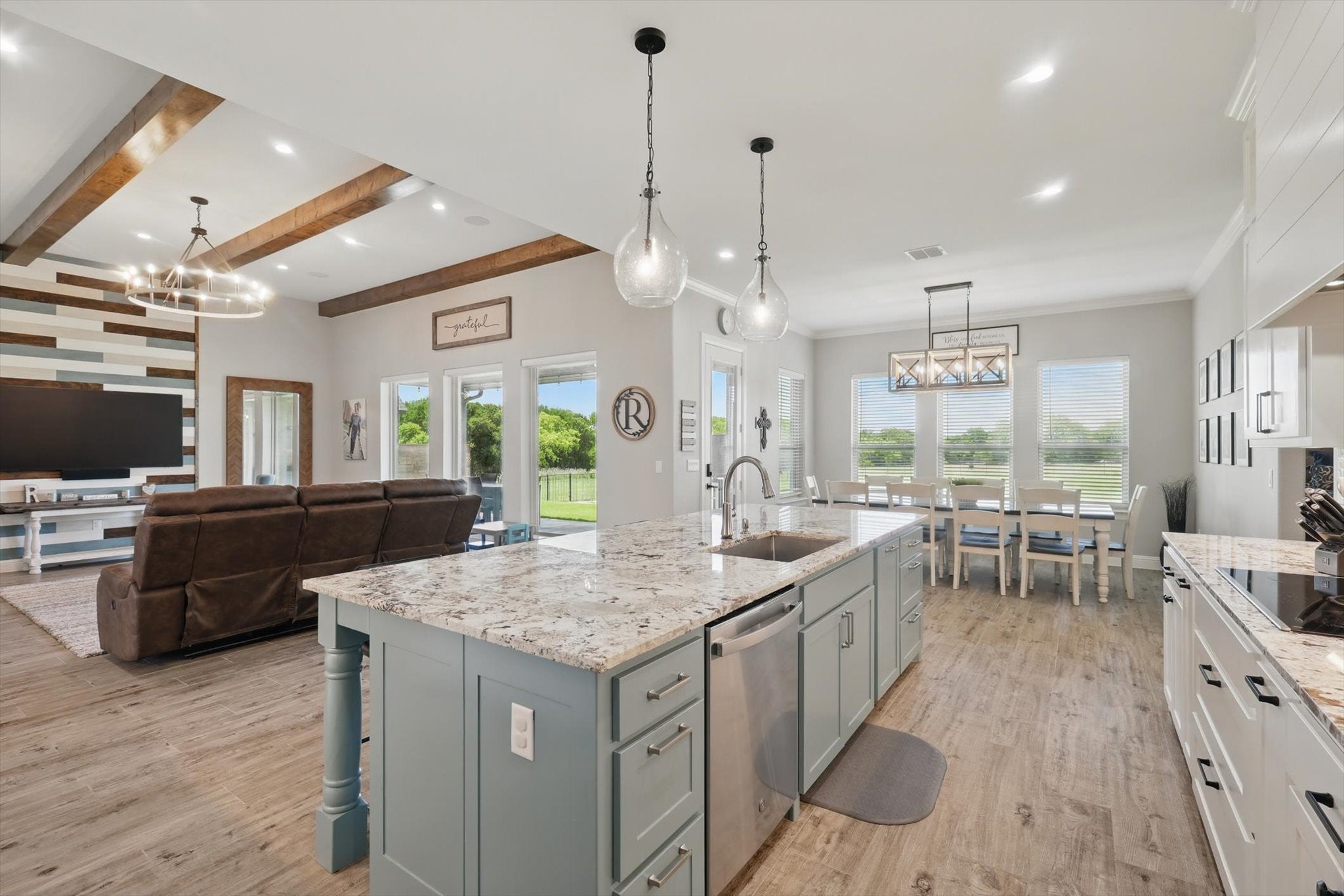 Fort Worth, Texas, 76126, United States, 4 Bedrooms Bedrooms, ,6 BathroomsBathrooms,Residential,Active,1828687