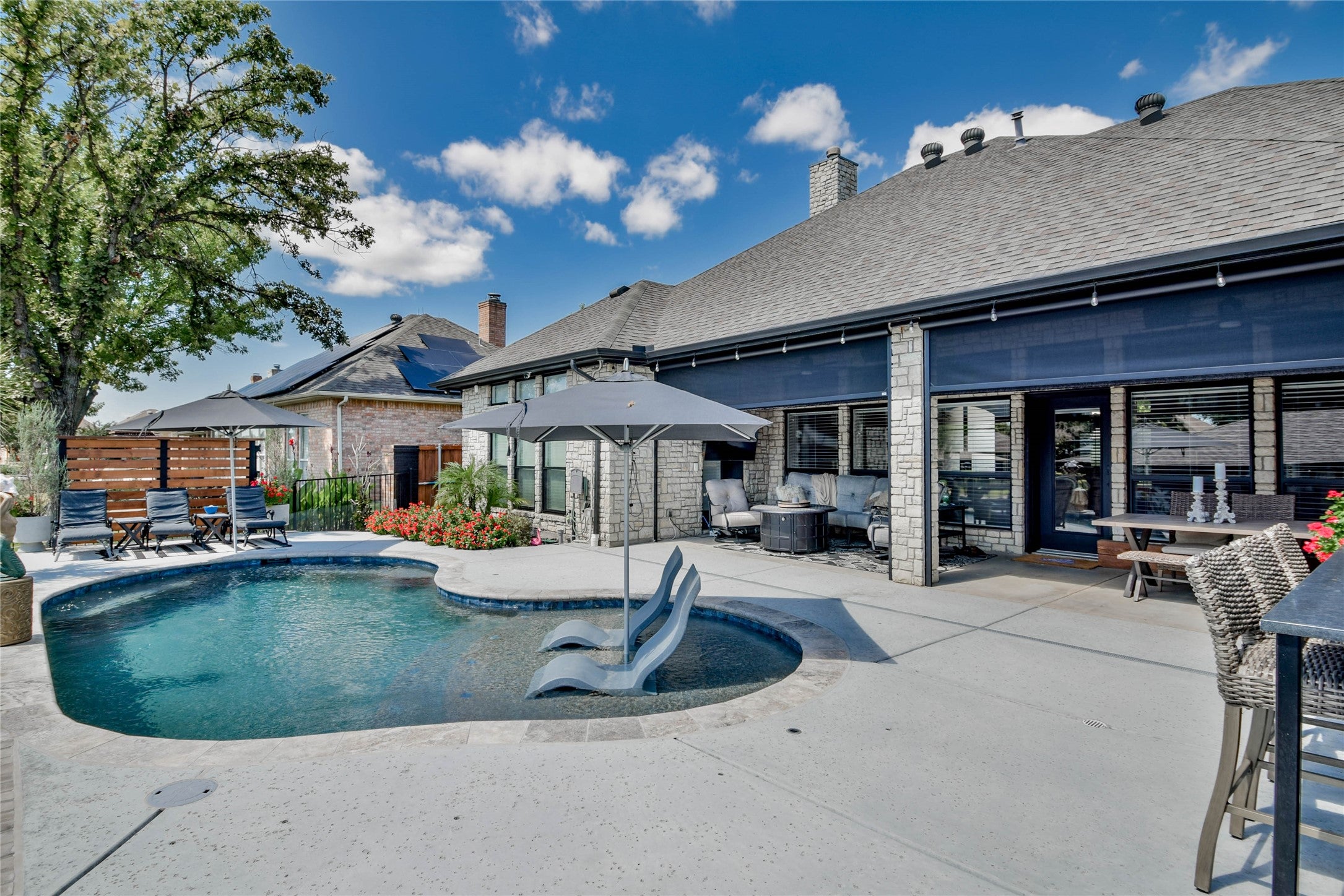 Granbury, Texas, 76048, United States, 3 Bedrooms Bedrooms, ,3 BathroomsBathrooms,Residential,Active,1988467