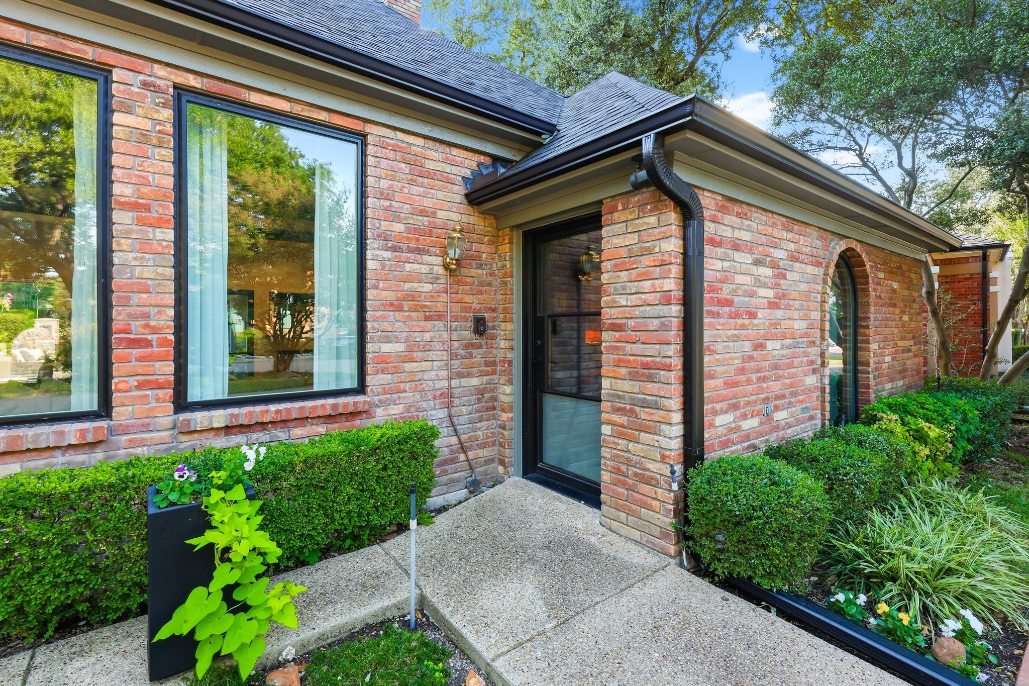 Dallas, Texas, 75248, United States, 4 Bedrooms Bedrooms, ,3 BathroomsBathrooms,Residential,Active,1973343