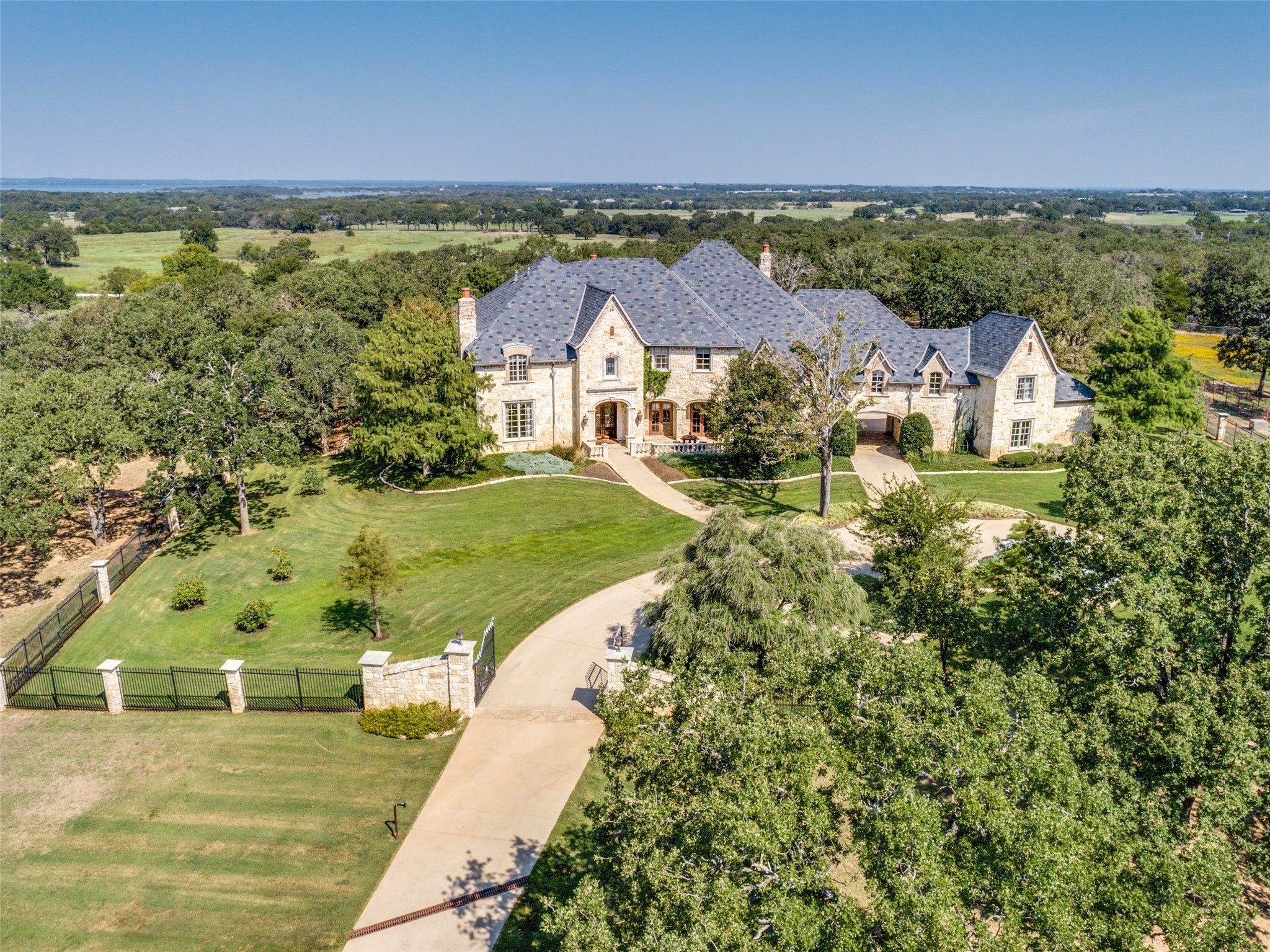 Pilot Point, Texas, 76258, United States, 6 Bedrooms Bedrooms, ,8 BathroomsBathrooms,Residential,Active,1953394