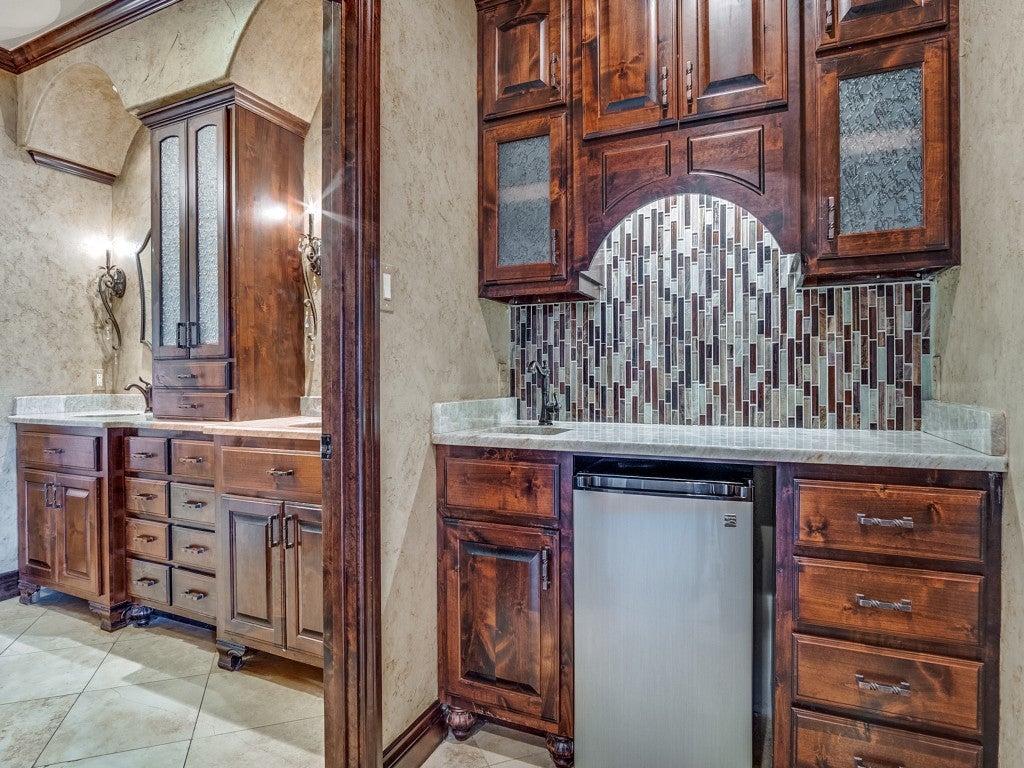 Graham, Texas, 76450, United States, 4 Bedrooms Bedrooms, ,4 BathroomsBathrooms,Residential,Active,1944034