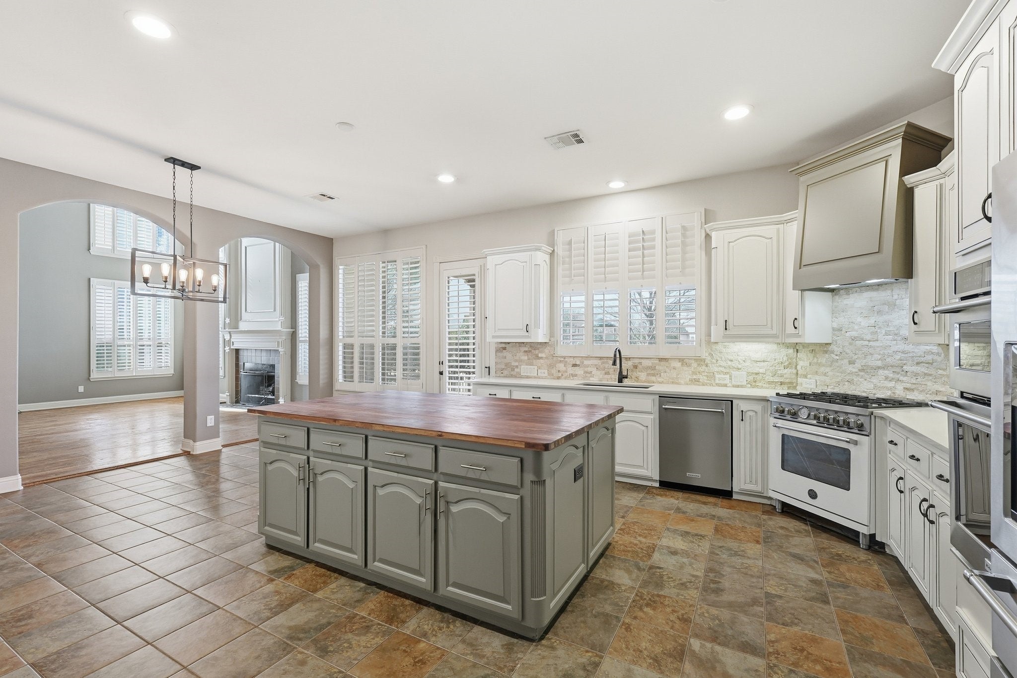 Flower Mound, Texas, 75022, United States, 5 Bedrooms Bedrooms, ,6 BathroomsBathrooms,Residential,Active,2010203