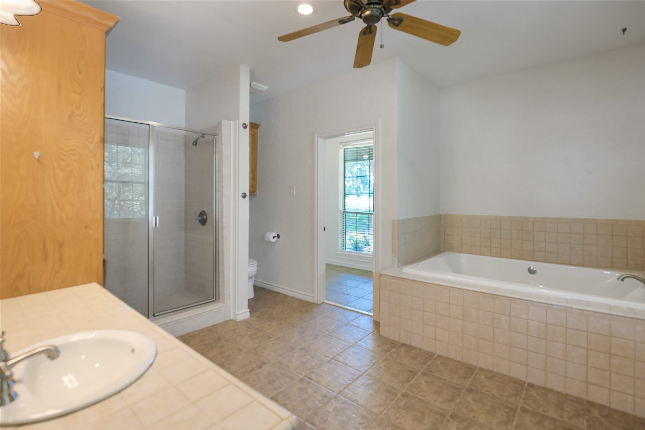 Scroggins, Texas, 75480, United States, 5 Bedrooms Bedrooms, ,5 BathroomsBathrooms,Residential,Active,1781819